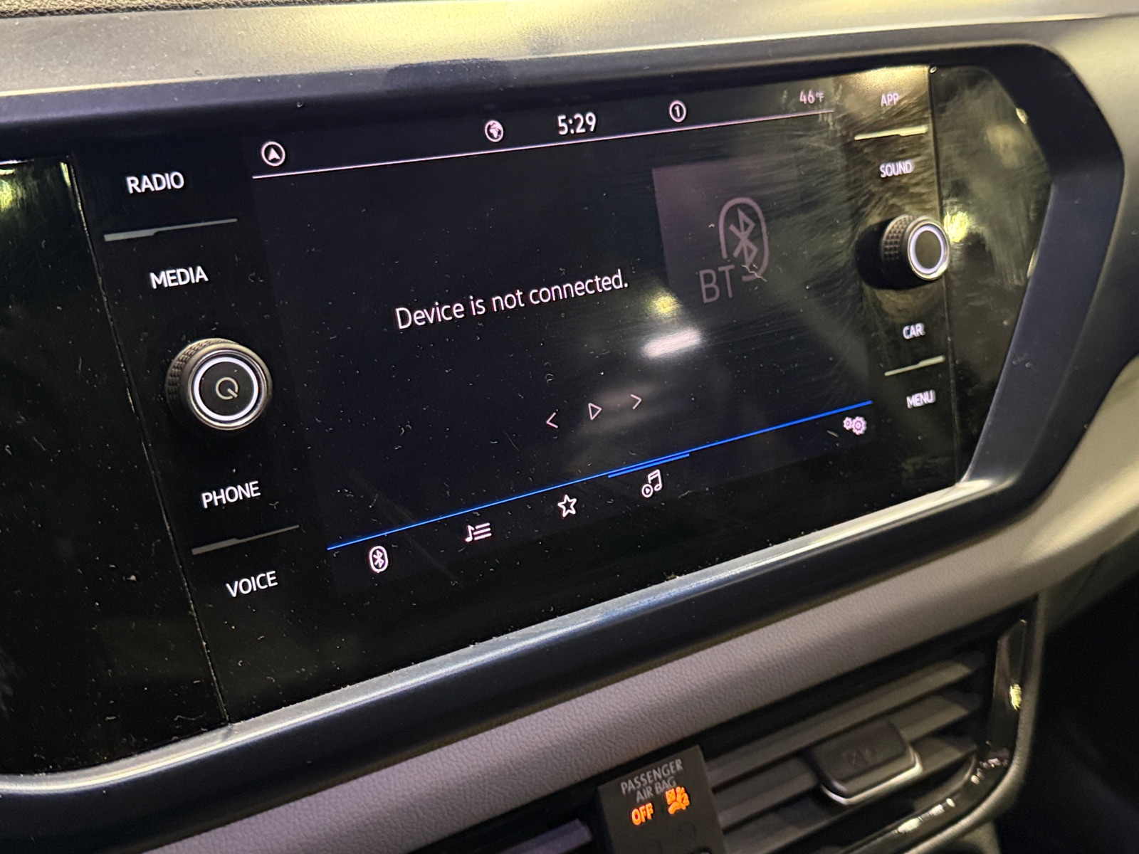 Thumbnail: 2022 Volkswagen Taos - 4