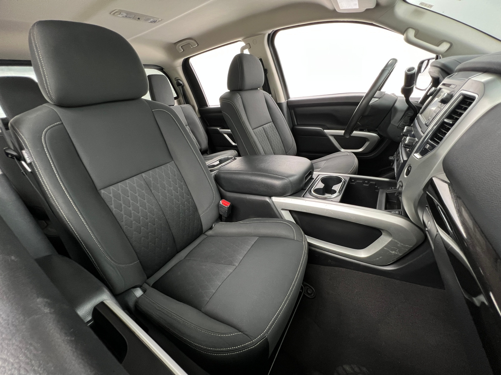 Thumbnail: 2018 Nissan Titan - 2