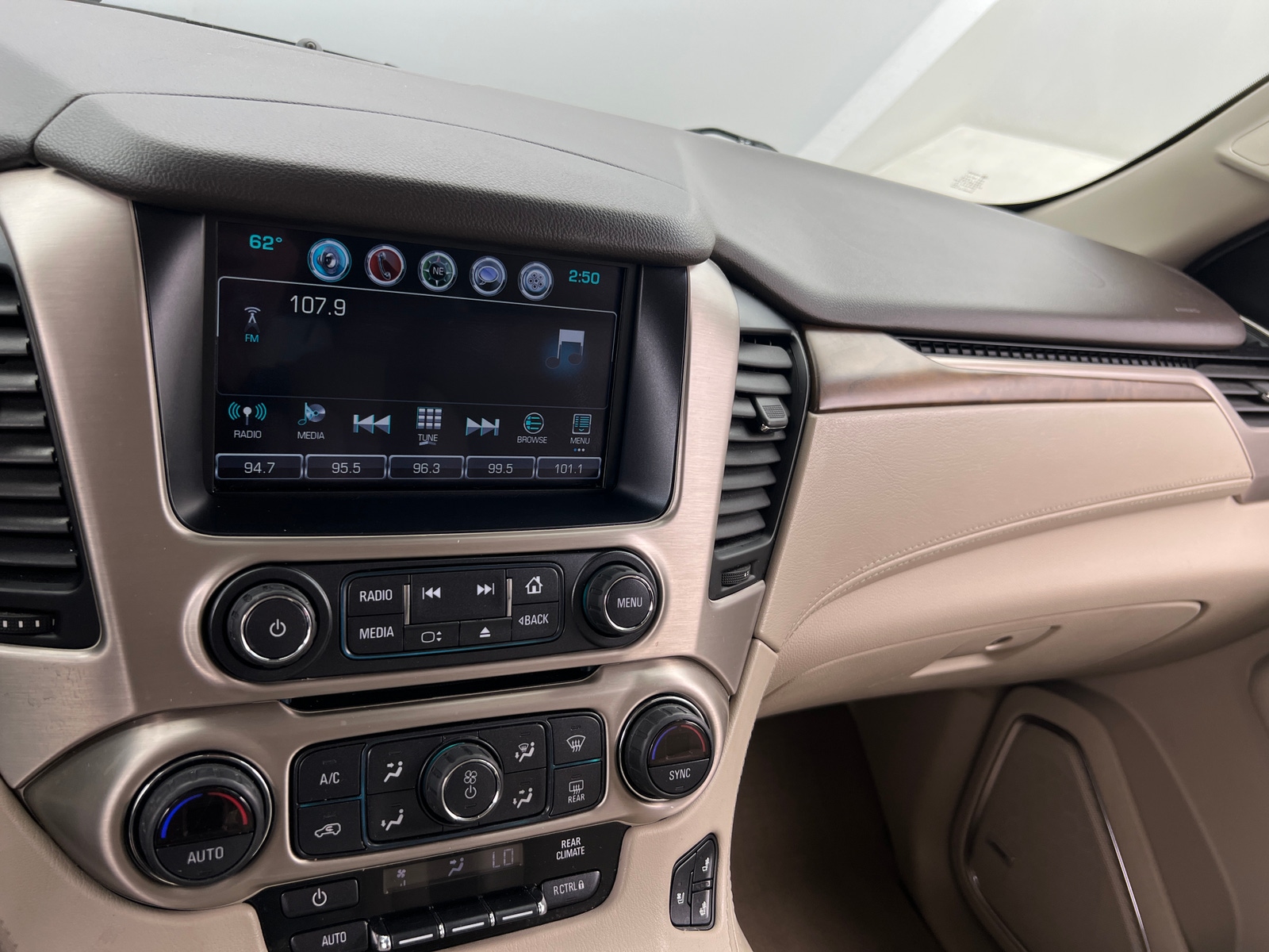 Thumbnail: 2020 GMC Yukon - 3