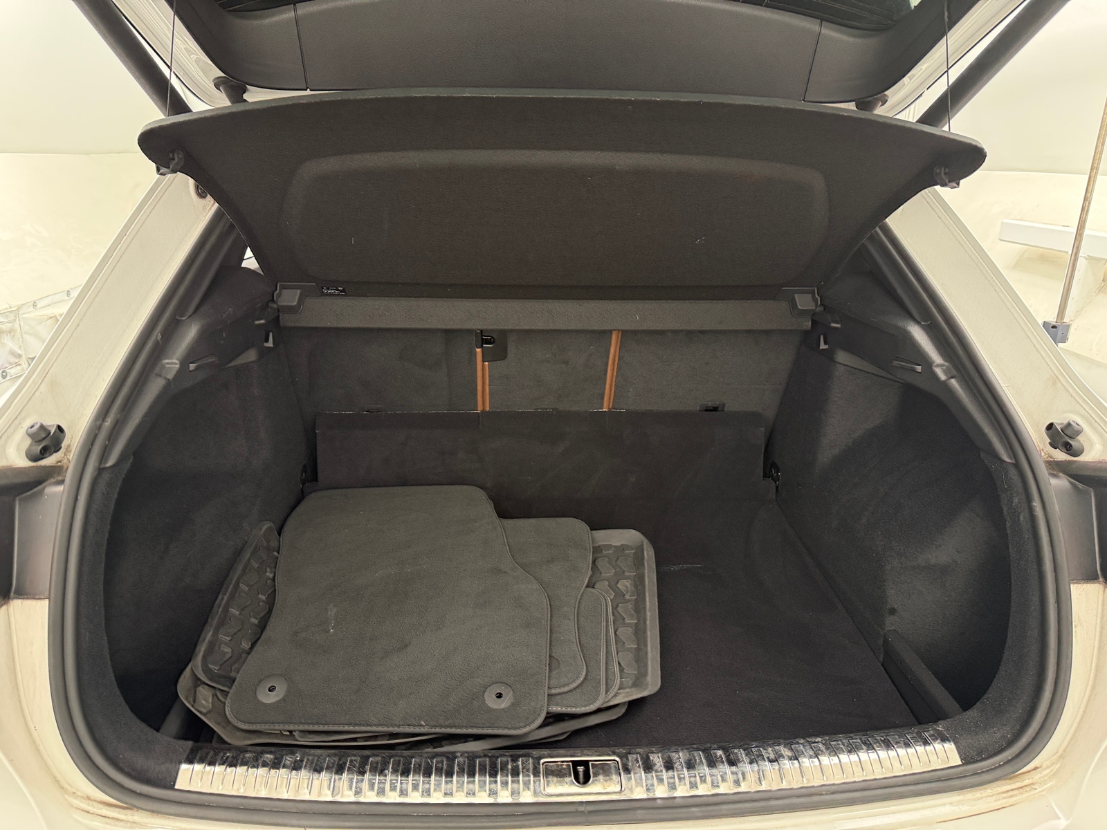 Thumbnail: 2021 Audi Q3 - 6