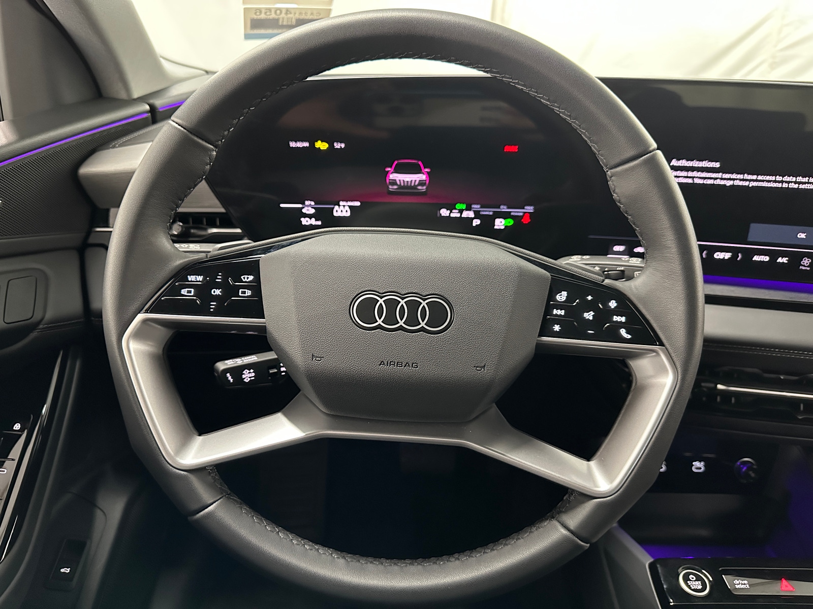 Thumbnail: 2025 Audi Q6 e-tron - 4