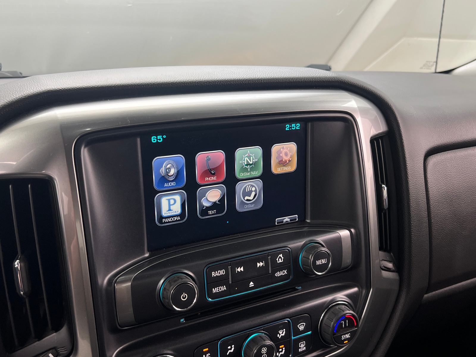 Thumbnail: 2015 Chevrolet Silverado 1500 - 4