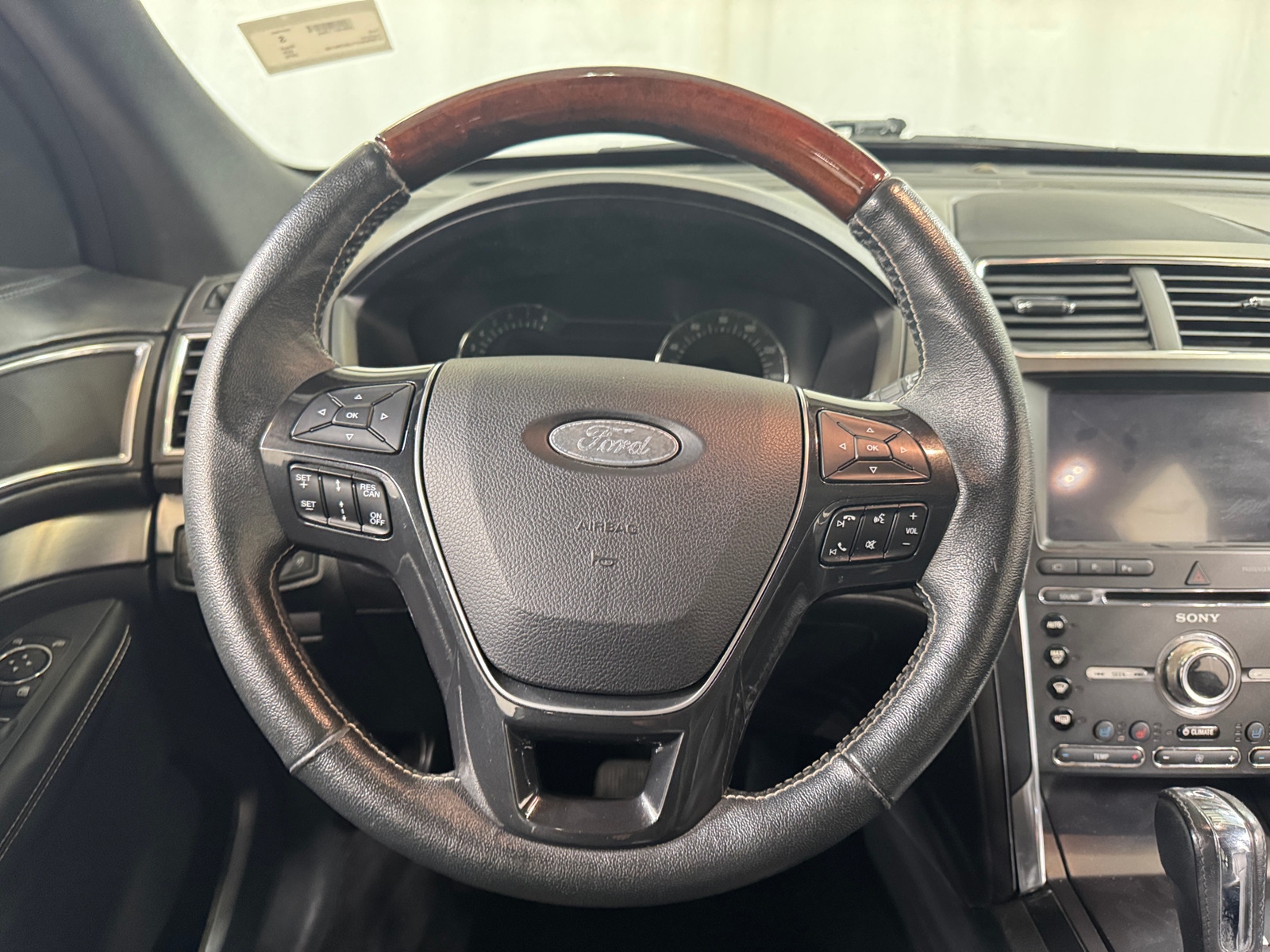 Thumbnail: 2018 Ford Explorer - 4