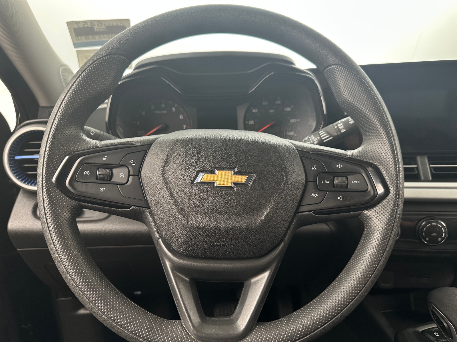 Thumbnail: 2025 Chevrolet Trax - 5