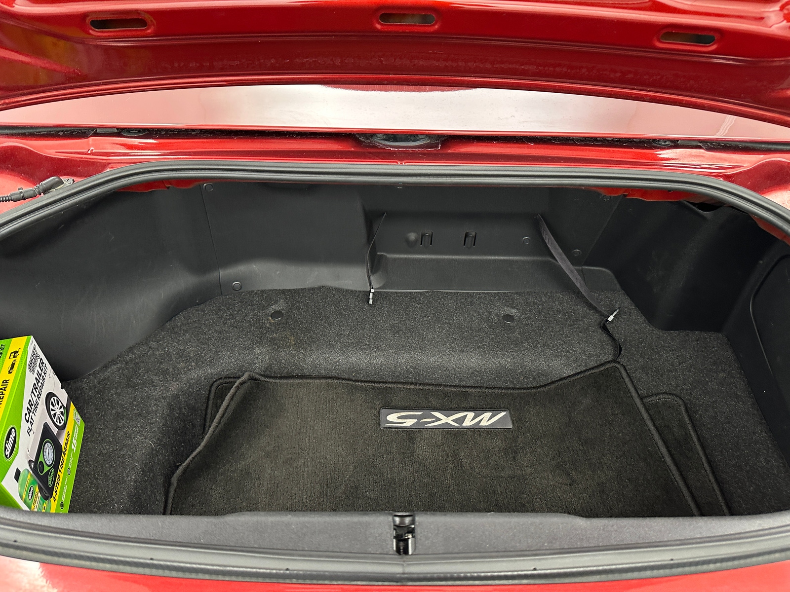 Thumbnail: 2011 Mazda MX-5 Miata - 6