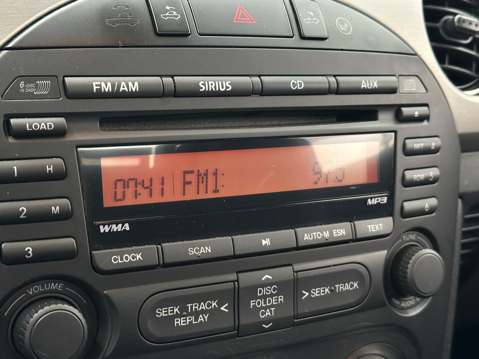 Thumbnail: 2011 Mazda MX-5 Miata - 4