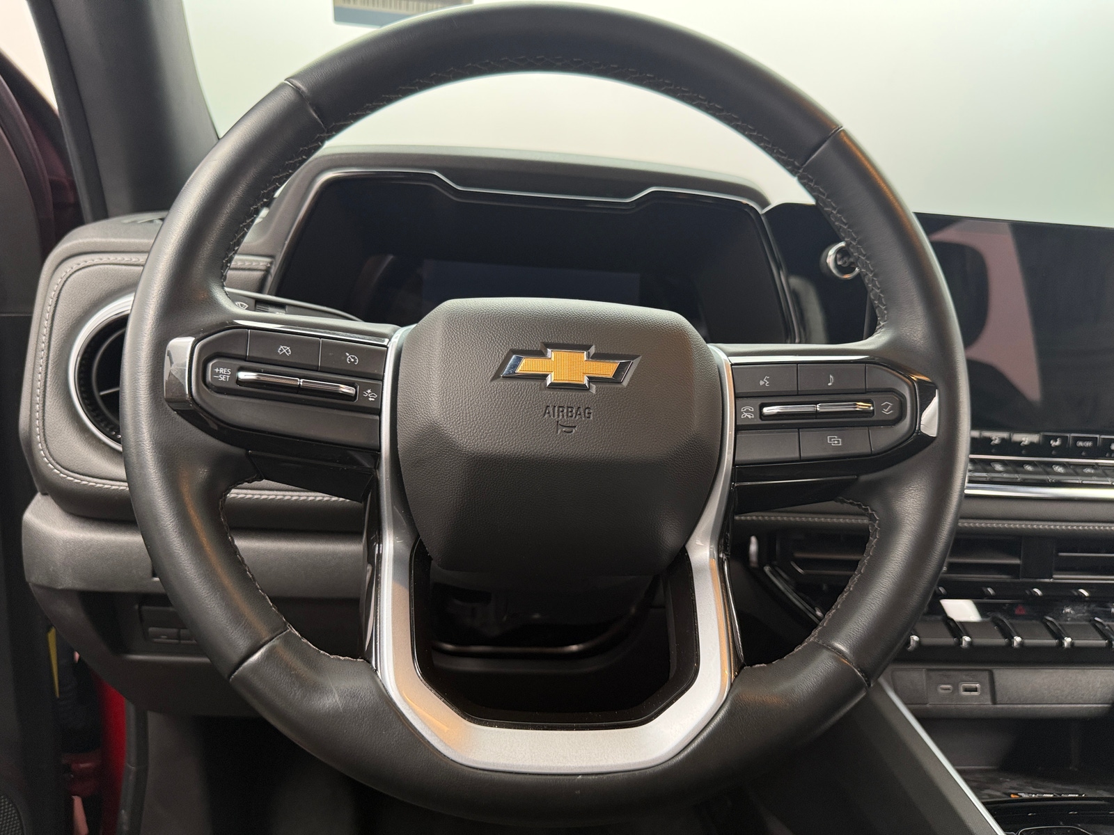 Thumbnail: 2023 Chevrolet Colorado - 5