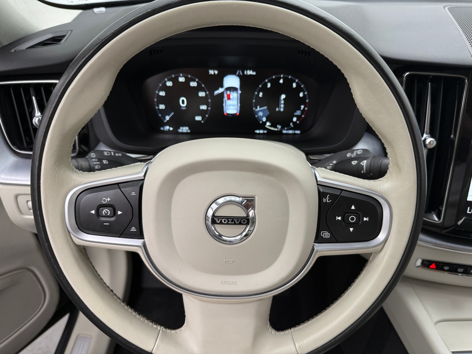 Thumbnail: 2020 Volvo XC60 - 4