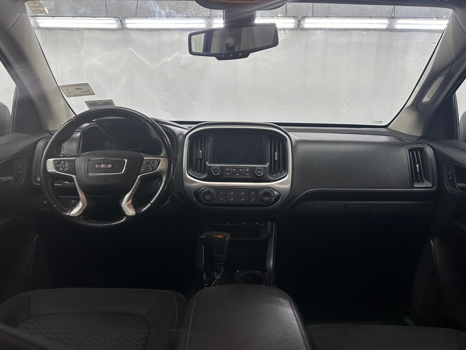 Thumbnail: 2016 GMC Canyon - 3