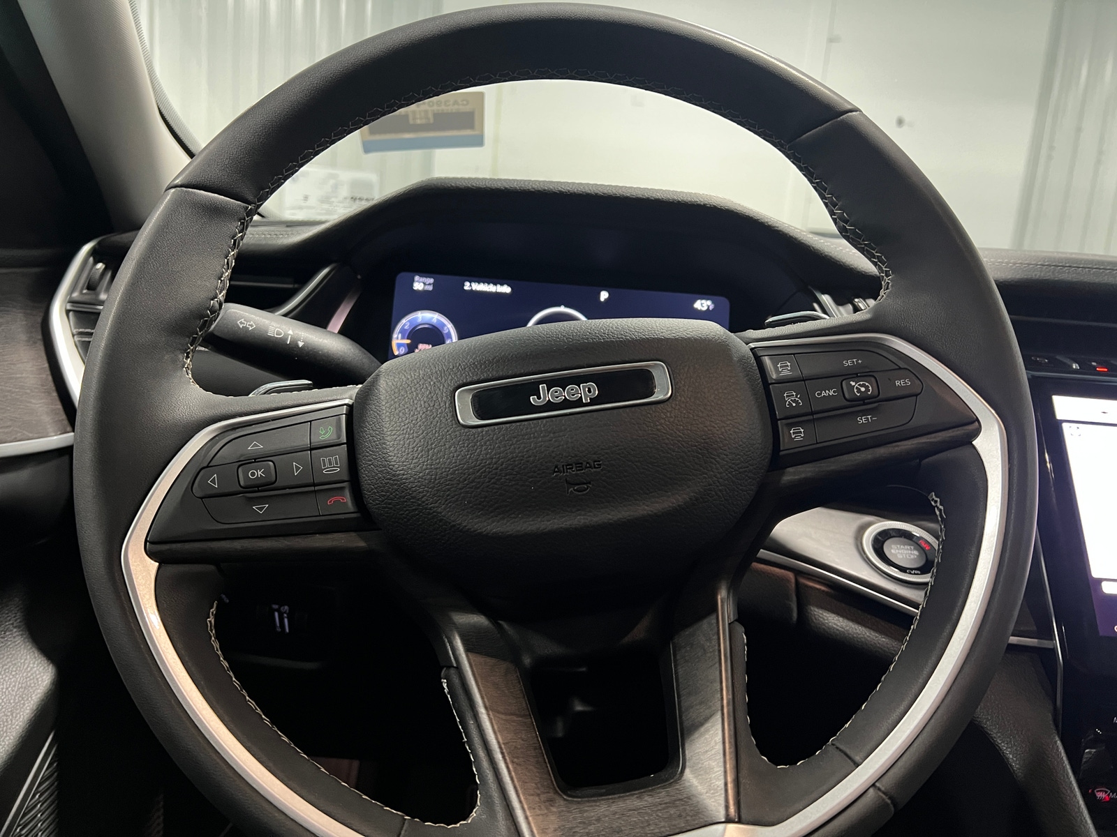 Thumbnail: 2023 Jeep Grand Cherokee - 4