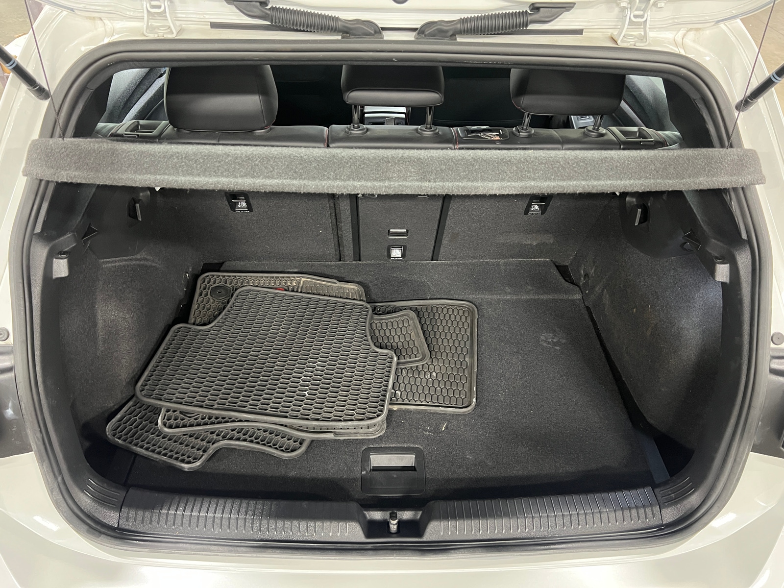 Thumbnail: 2022 Volkswagen Golf - 7