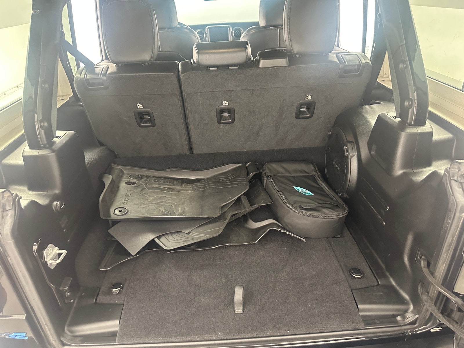 Thumbnail: 2021 Jeep Wrangler - 6