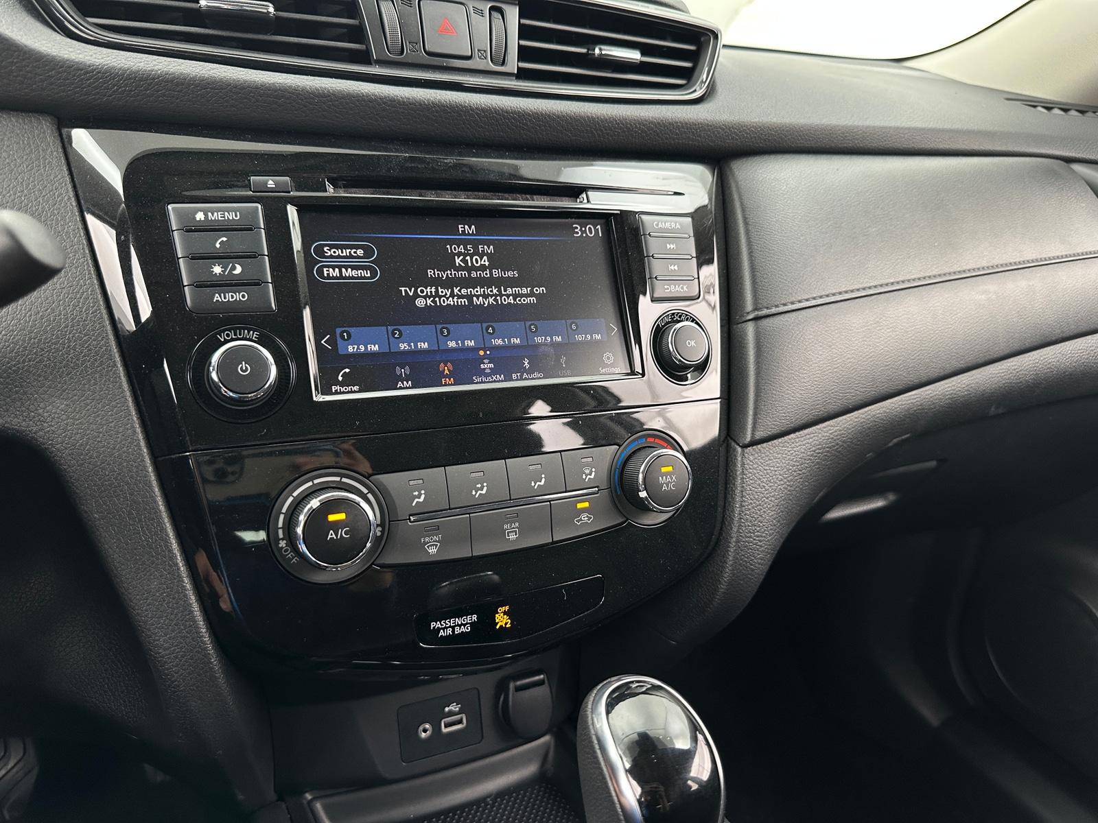 Thumbnail: 2019 Nissan Rogue - 4