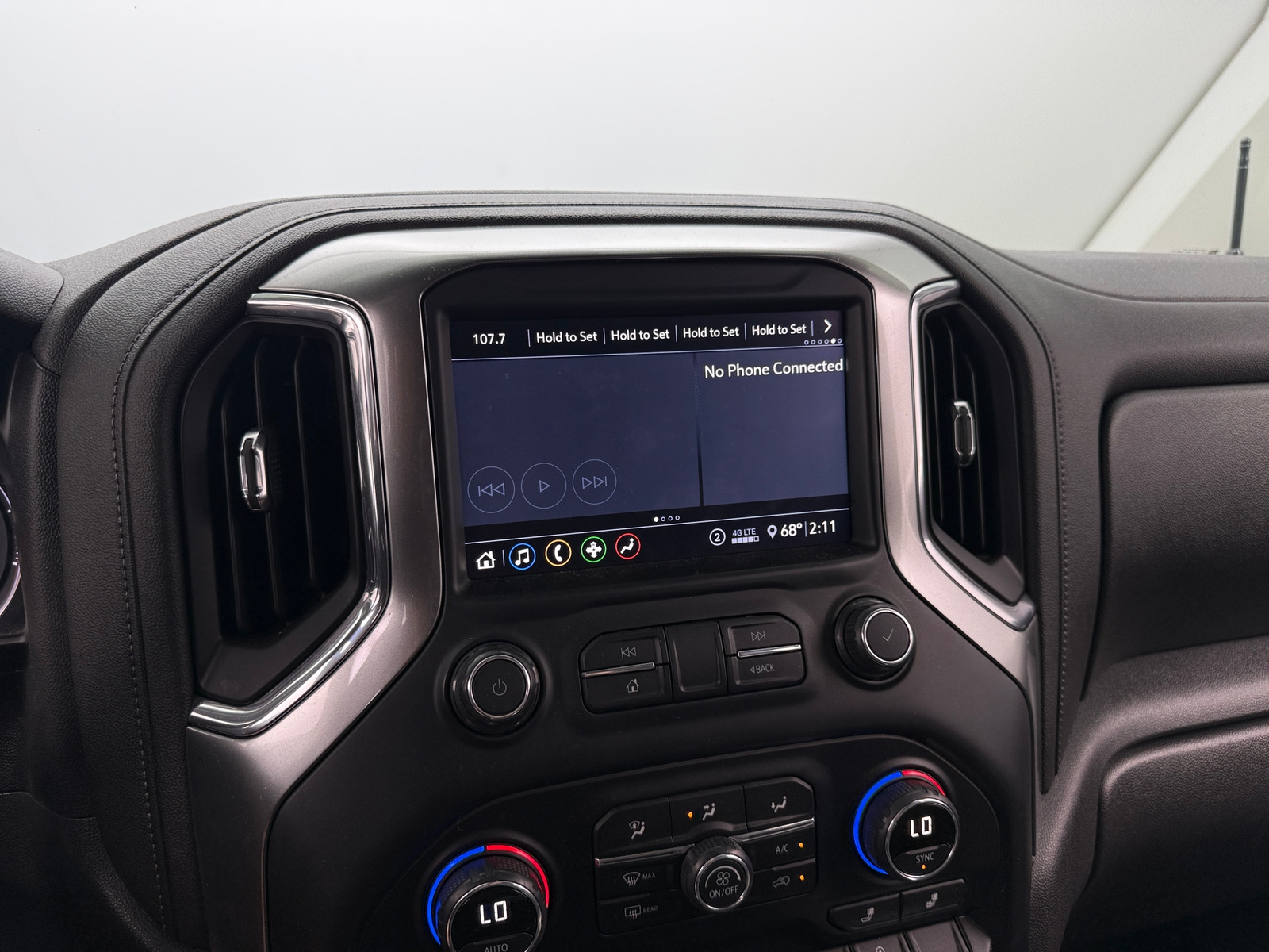 Thumbnail: 2020 Chevrolet Silverado 1500 - 3