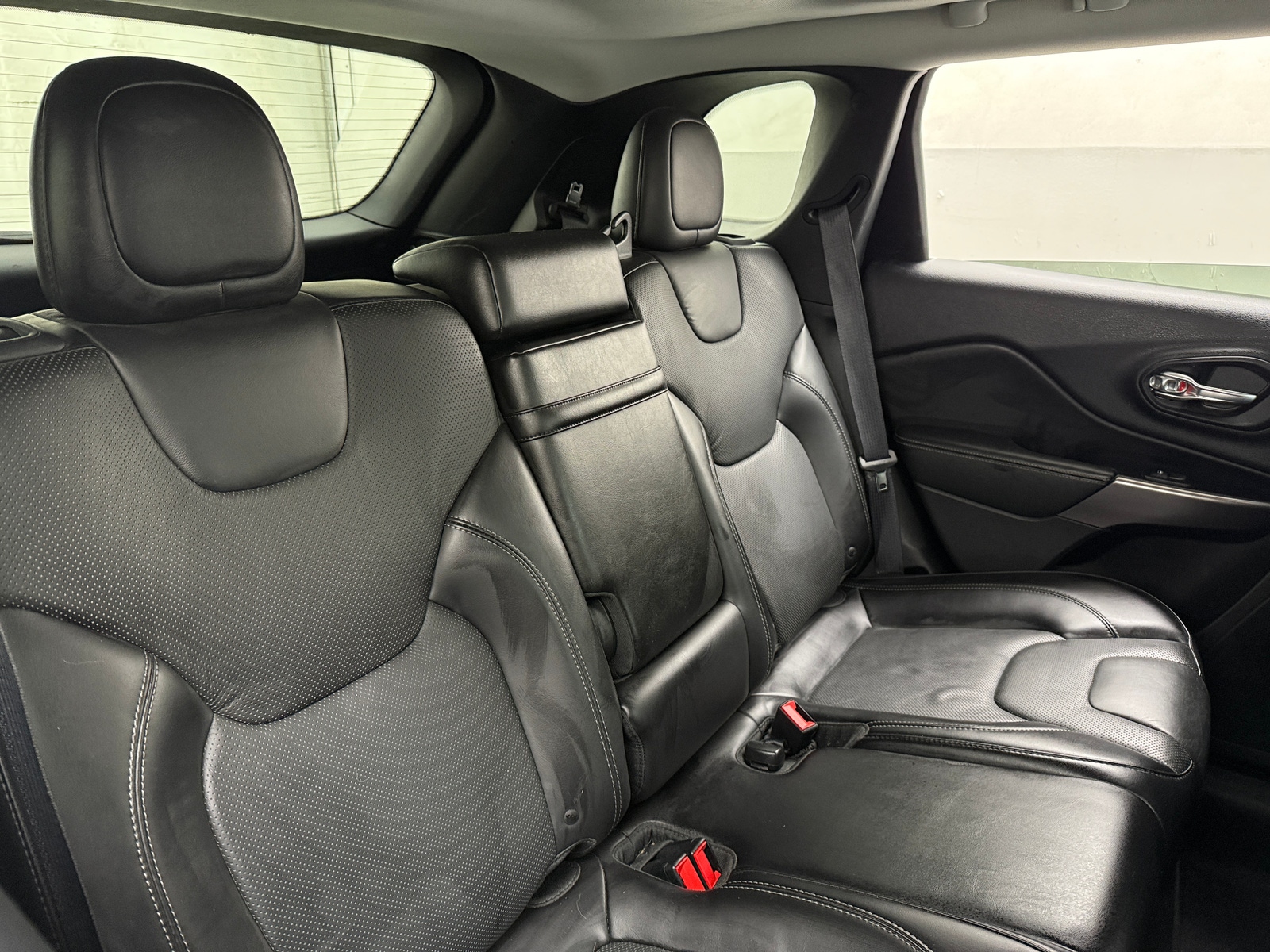 Thumbnail: 2019 Jeep Cherokee - 5