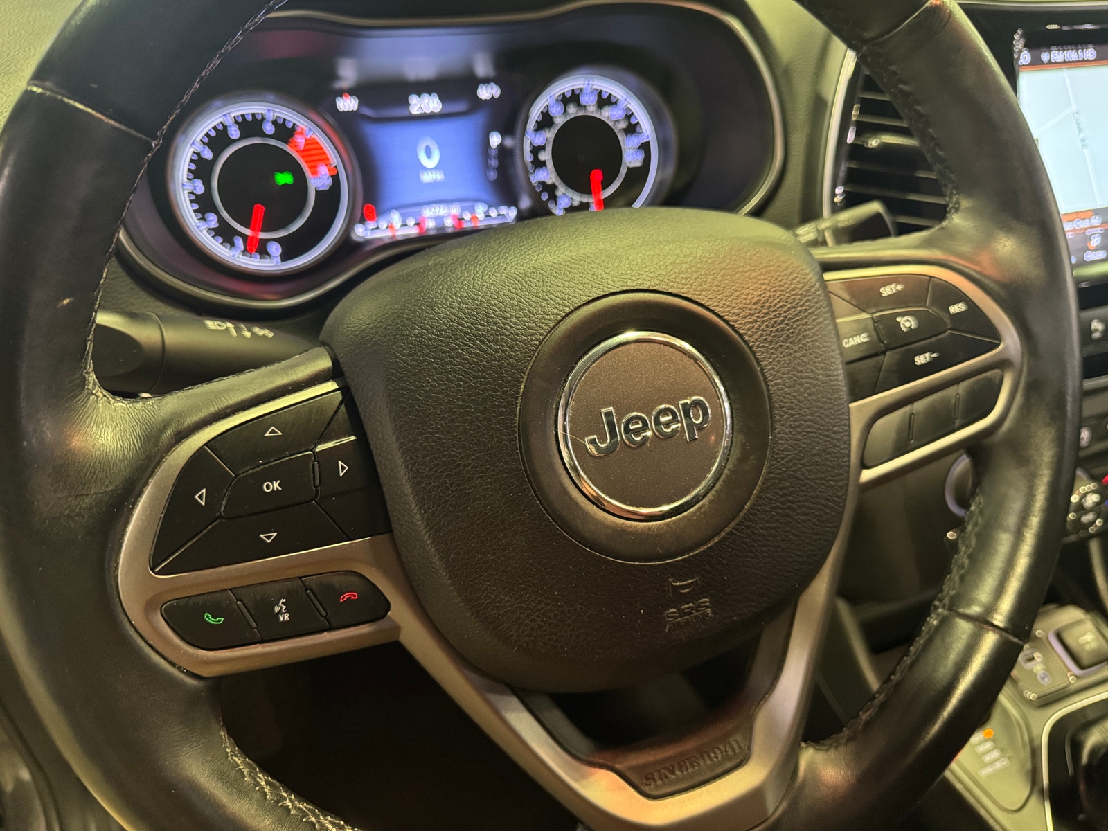 Thumbnail: 2019 Jeep Cherokee - 4