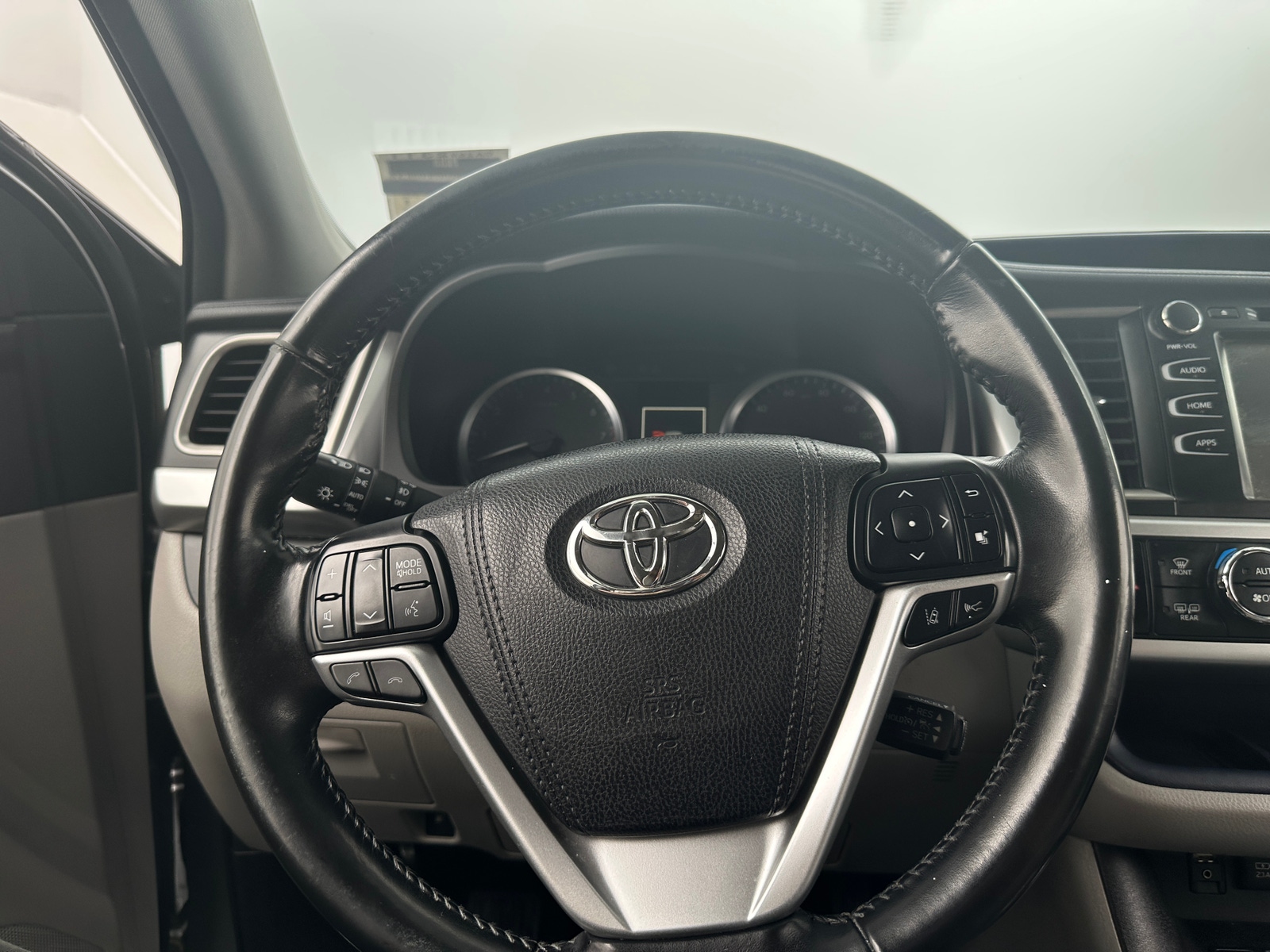 Thumbnail: 2017 Toyota Highlander - 5