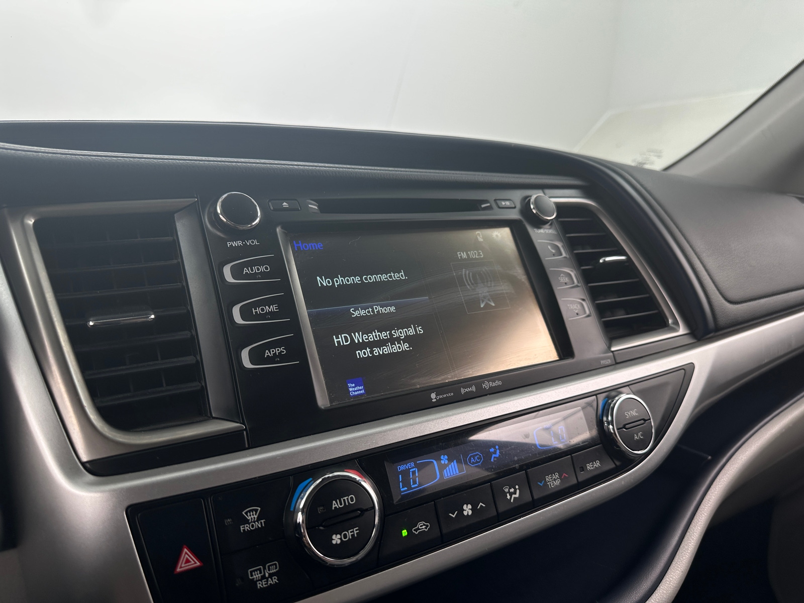 Thumbnail: 2017 Toyota Highlander - 4