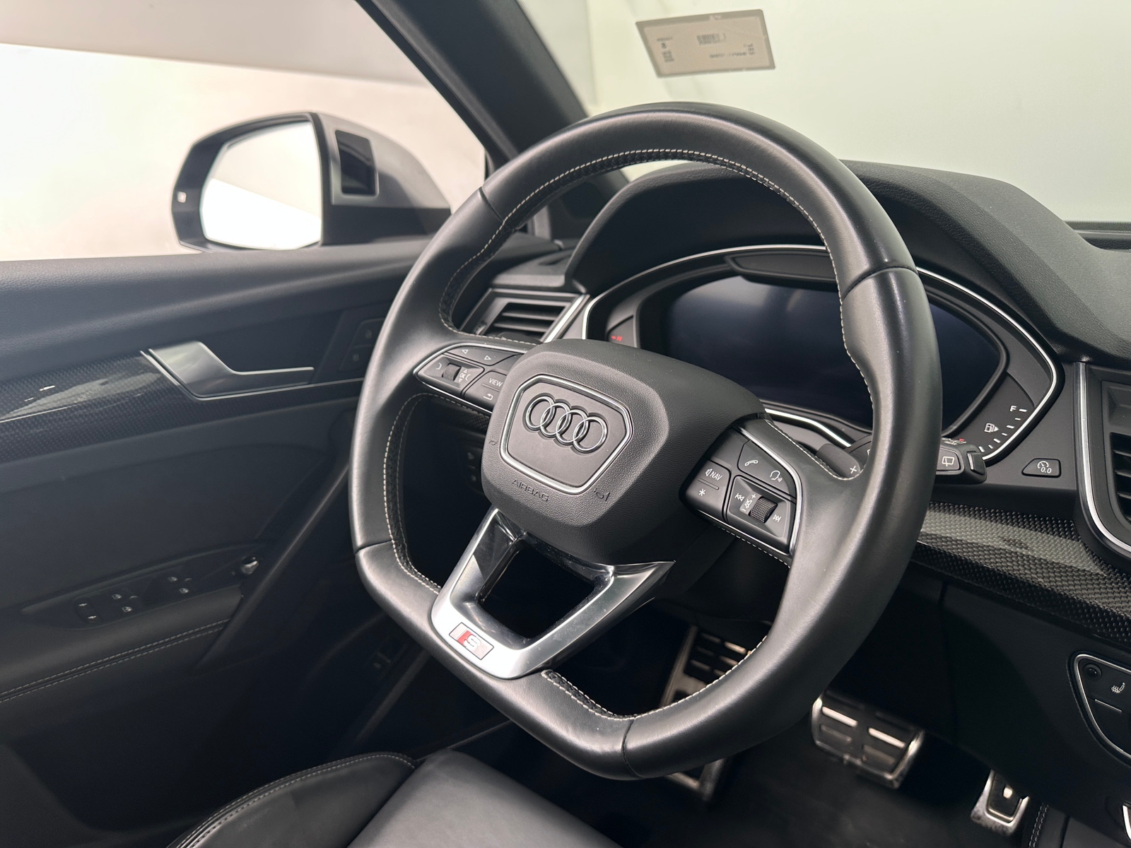 Thumbnail: 2020 Audi SQ5 - 4