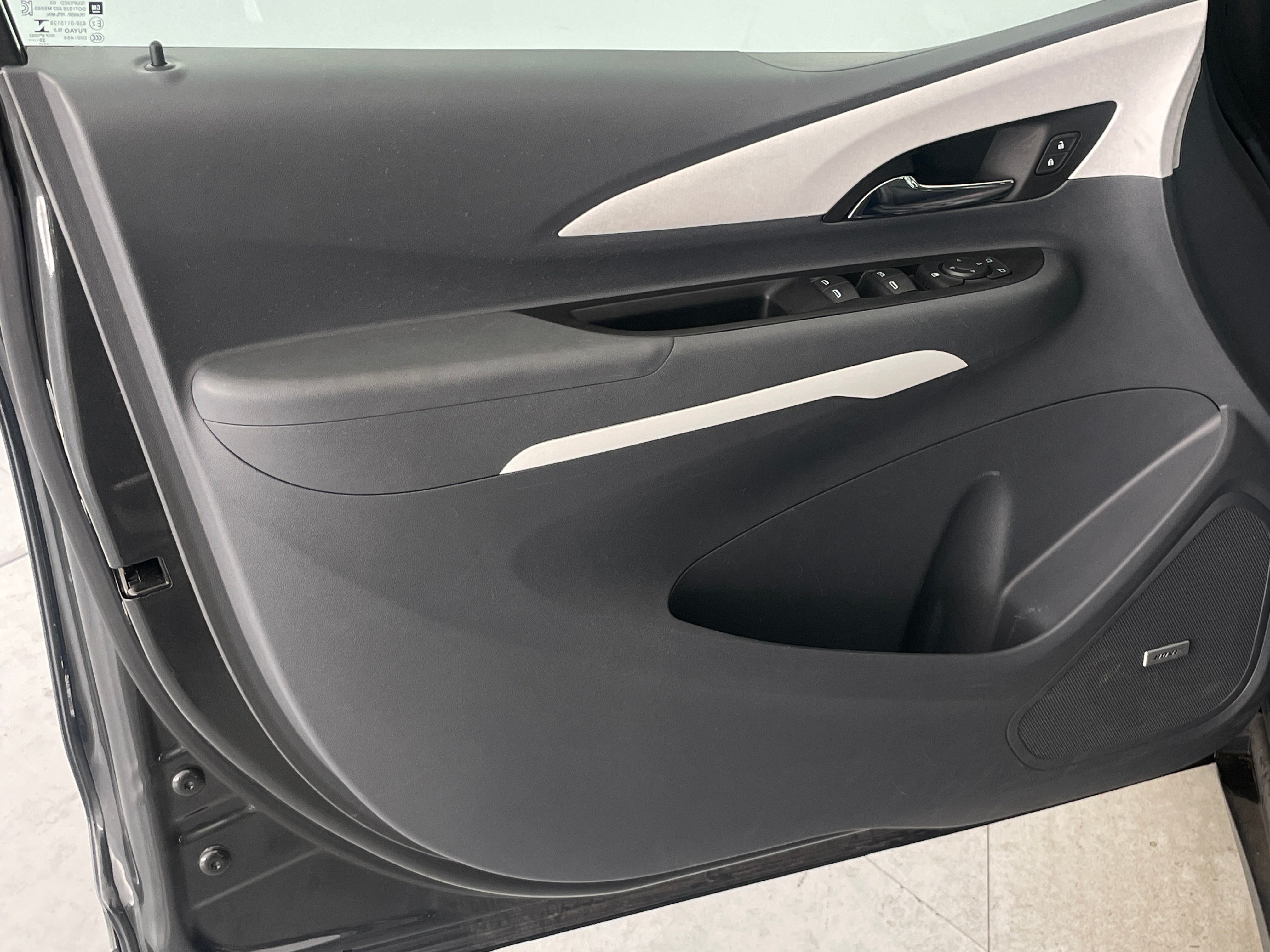 Used 2020 Chevrolet Bolt EV Premier with VIN 1G1FZ6S01L4137843 for sale in Oak Creek, WI