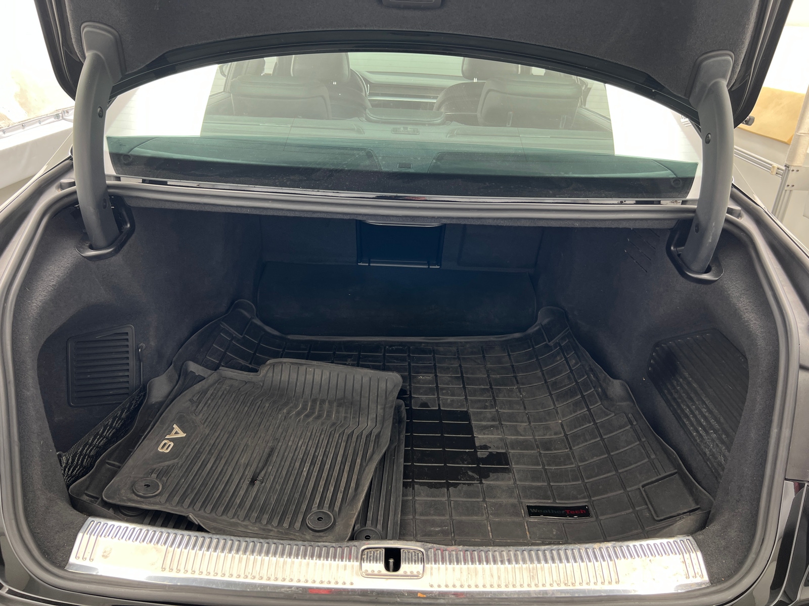 Thumbnail: 2019 Audi A8 - 6