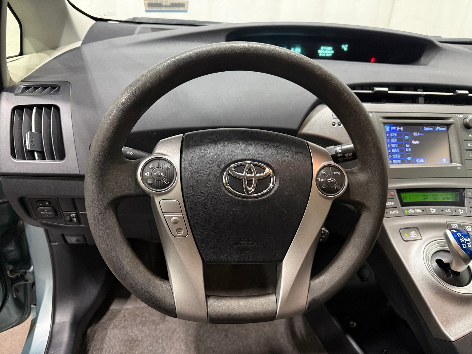 Thumbnail: 2015 Toyota Prius - 5