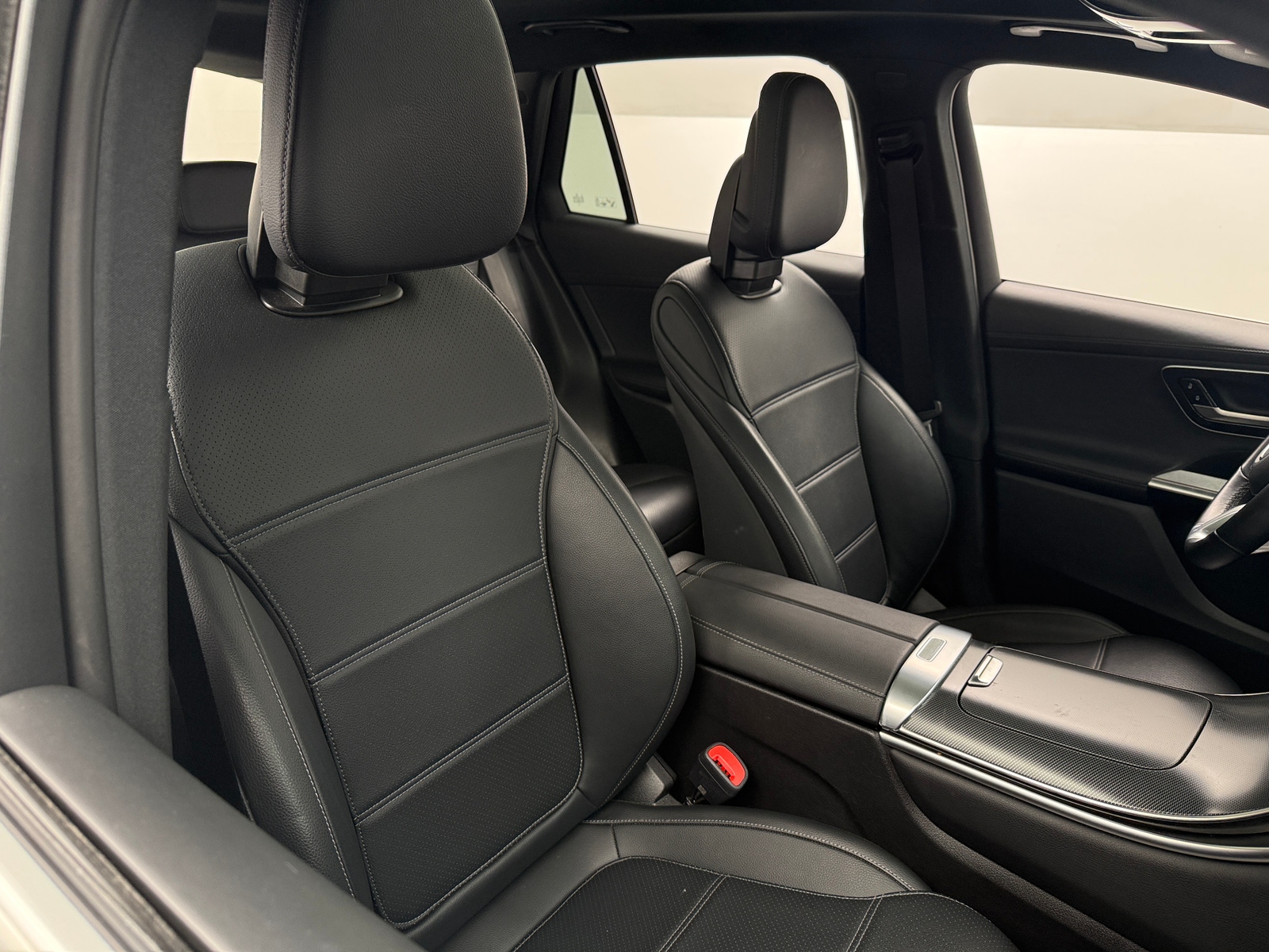 Thumbnail: 2024 Mercedes-Benz GLC - 2