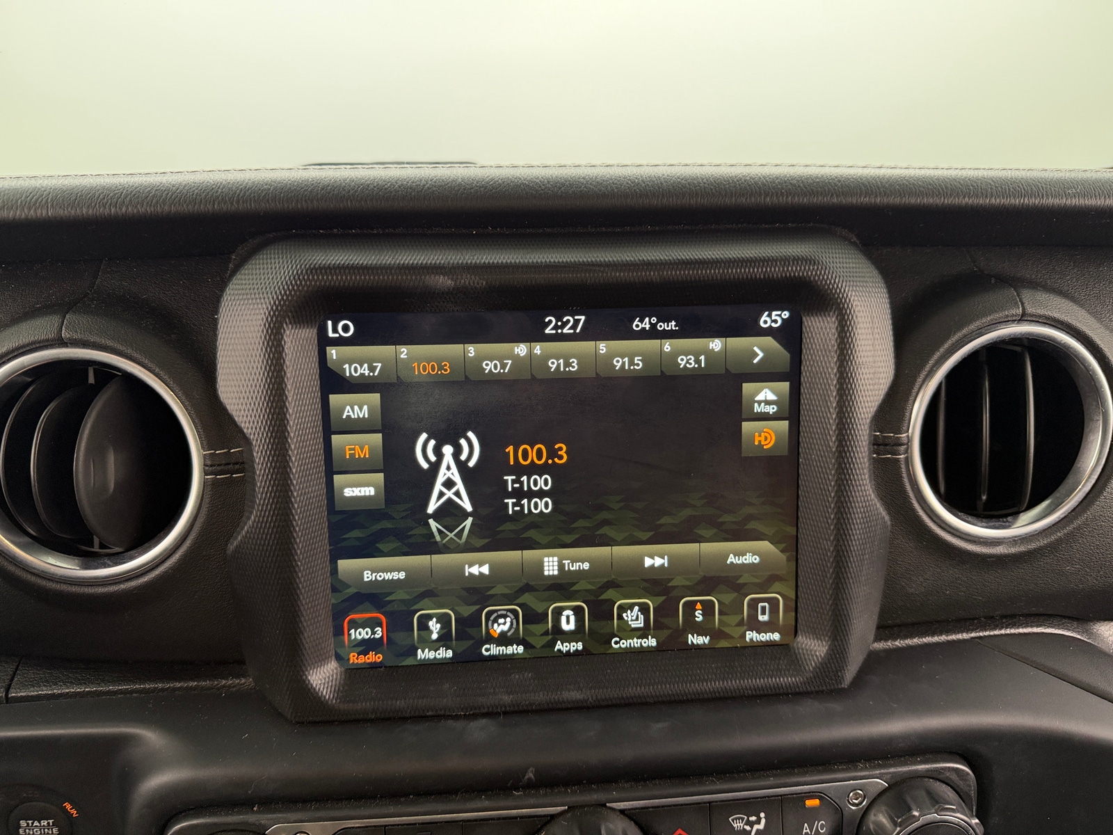 Thumbnail: 2019 Jeep Wrangler - 3