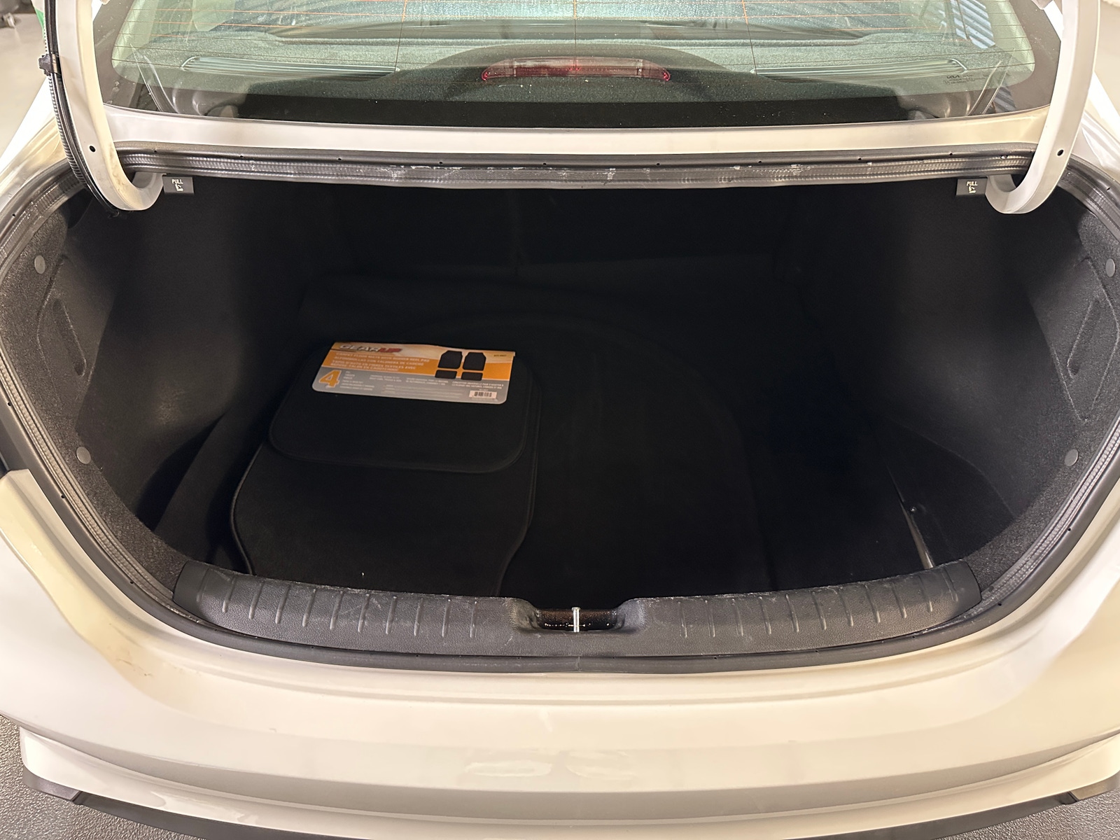 Thumbnail: 2024 Kia Forte - 7