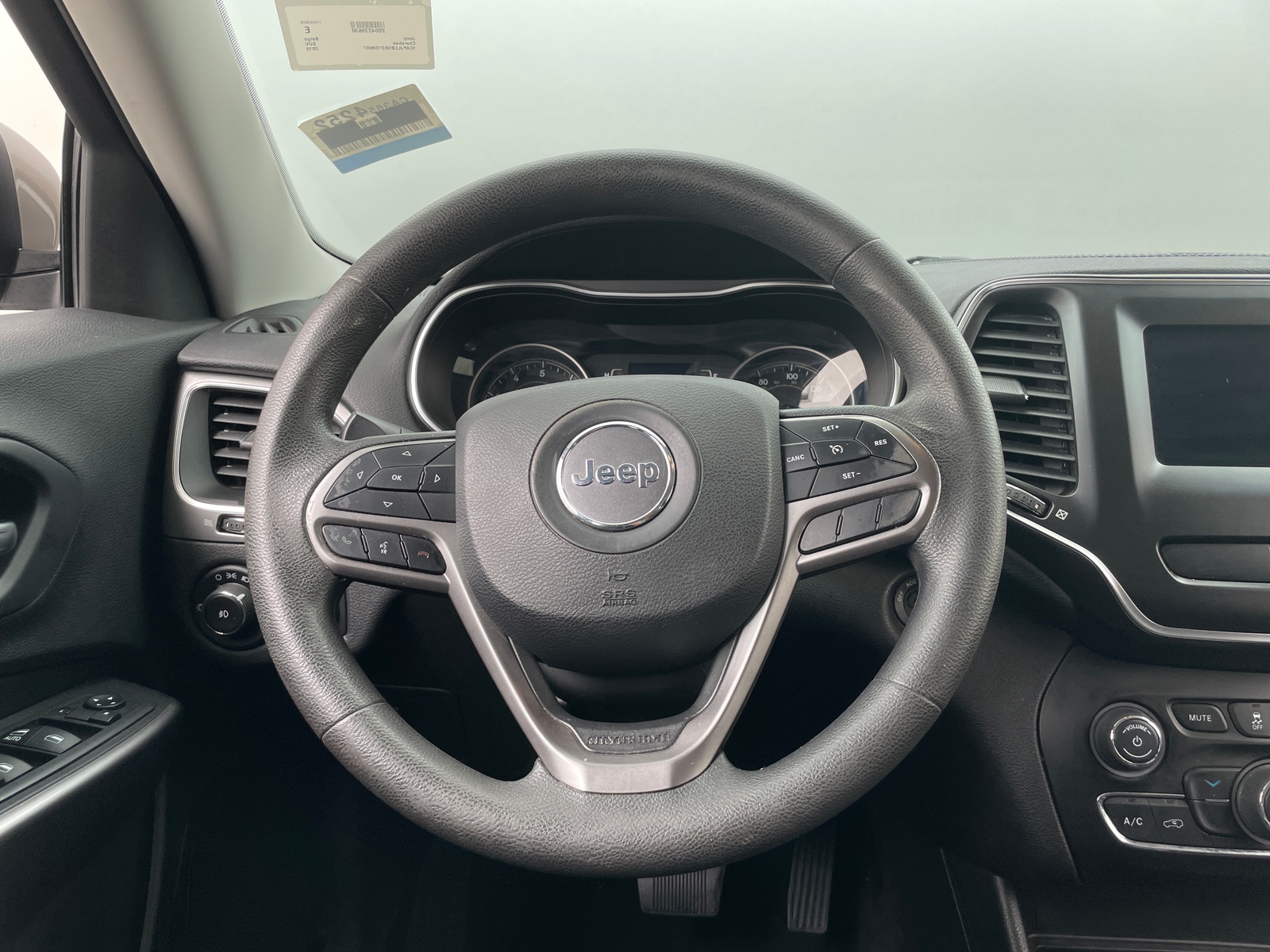 Thumbnail: 2019 Jeep Cherokee - 5