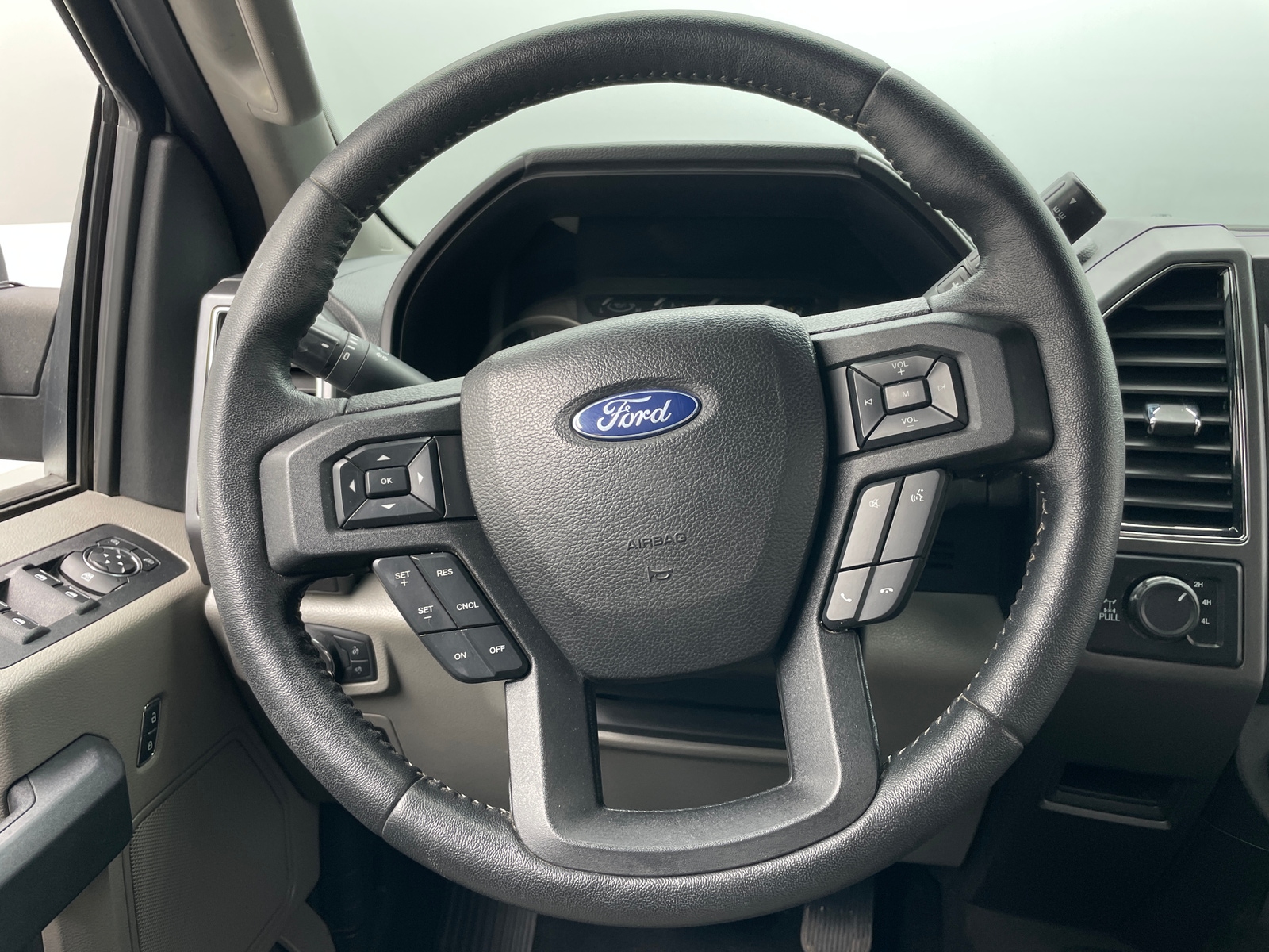 Thumbnail: 2018 Ford Econoline - 5