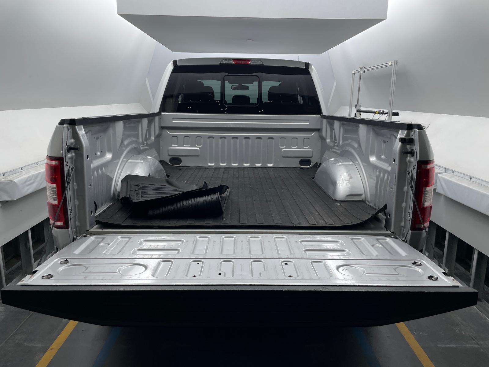 Thumbnail: 2018 Ford Econoline - 7