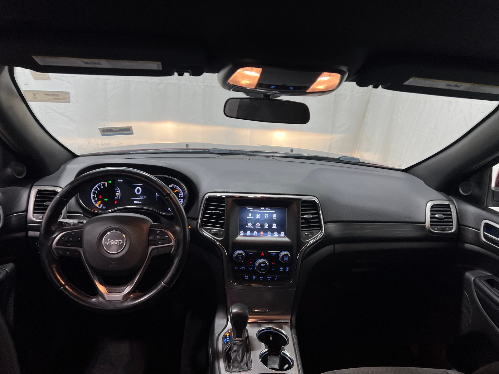 Thumbnail: 2020 Jeep Grand Cherokee - 3