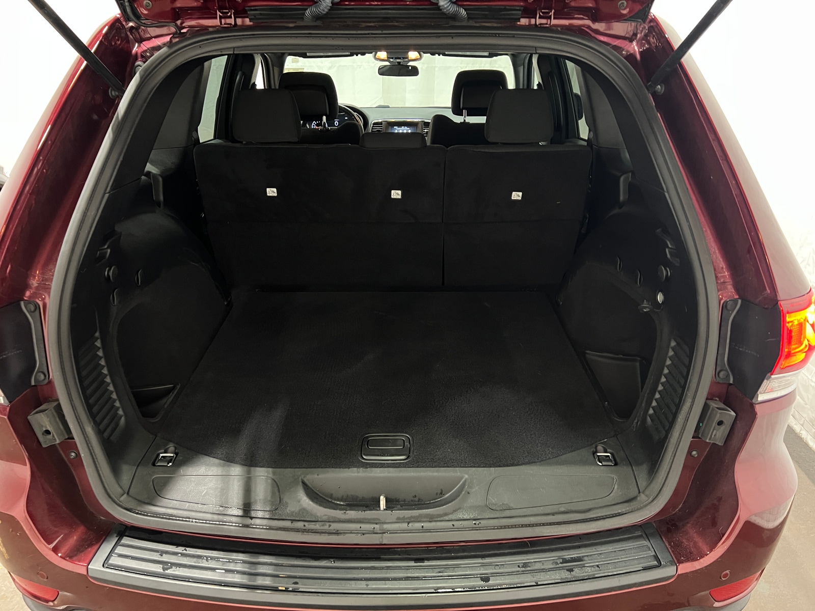 Thumbnail: 2020 Jeep Grand Cherokee - 7