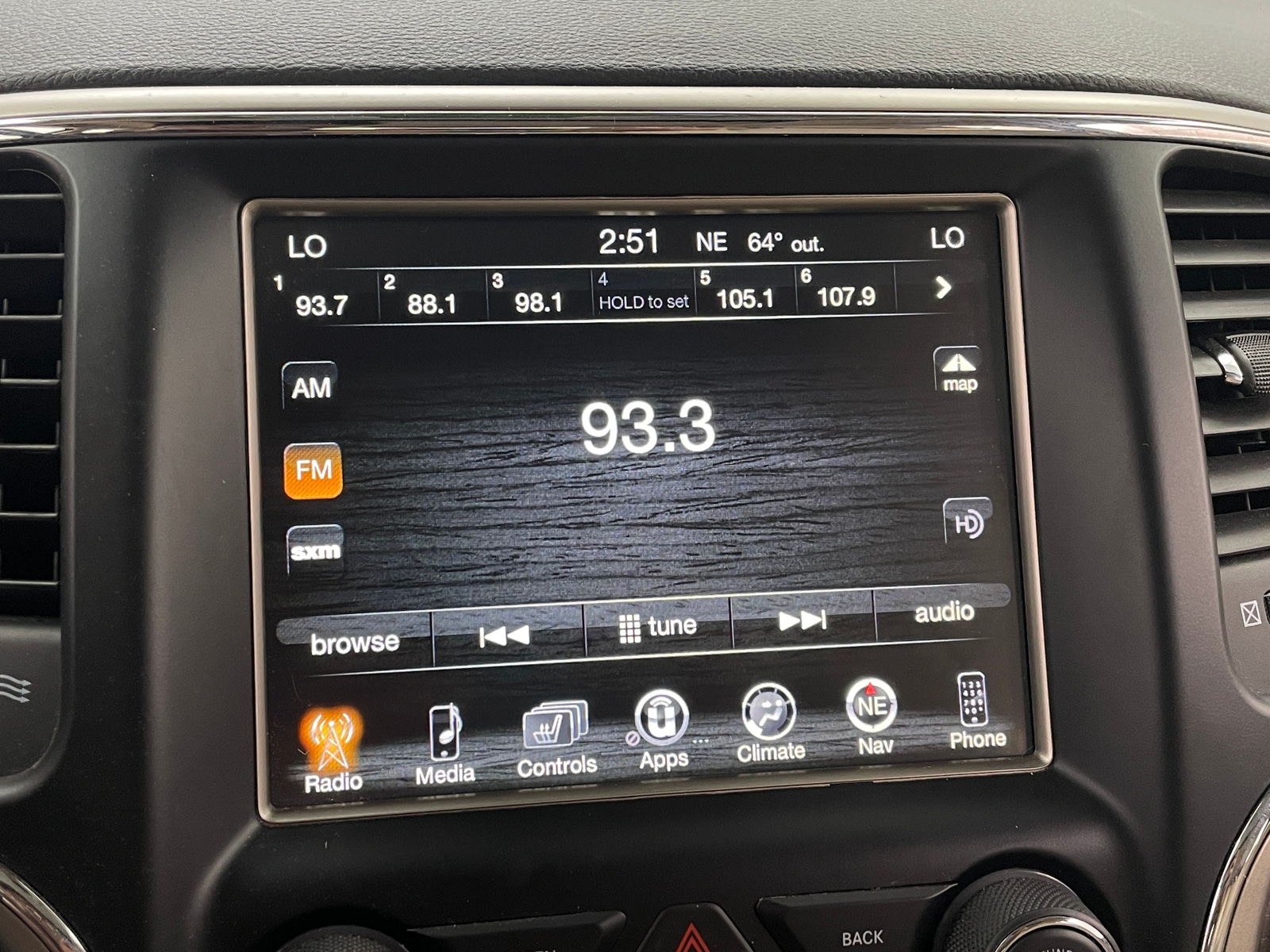 Thumbnail: 2017 Jeep Grand Cherokee - 3