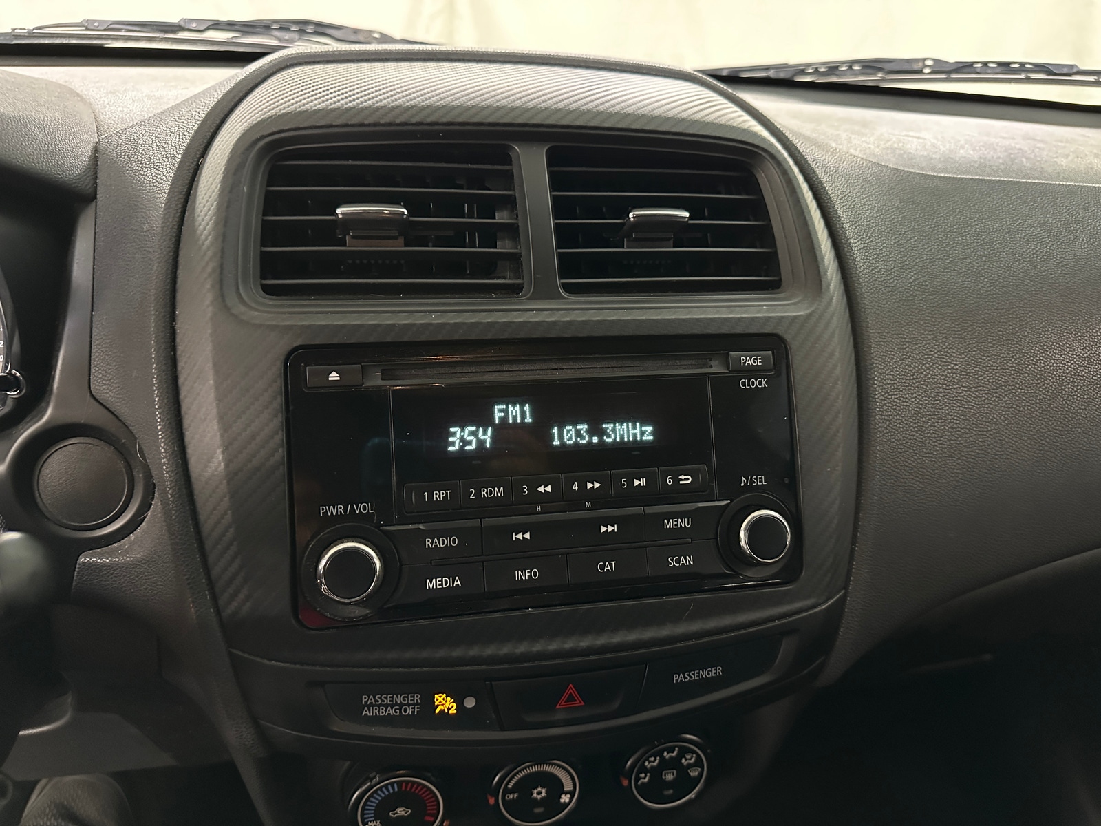 Thumbnail: 2016 Mitsubishi Outlander Sport - 4