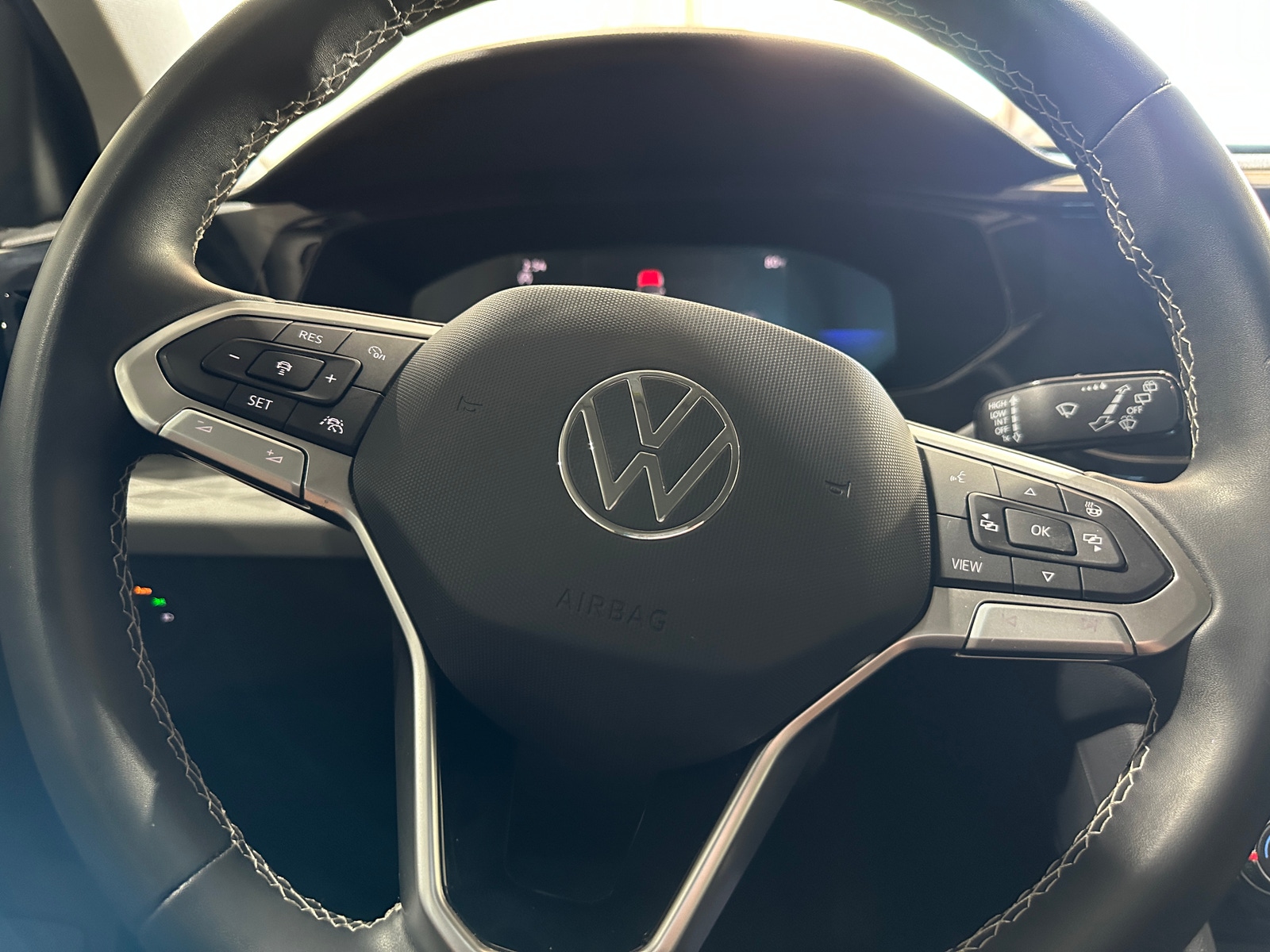 Thumbnail: 2023 Volkswagen Taos - 5