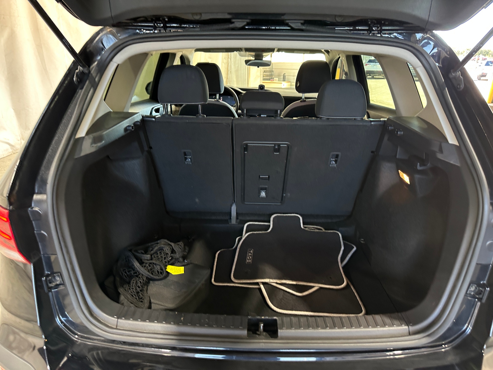 Thumbnail: 2023 Volkswagen Taos - 7