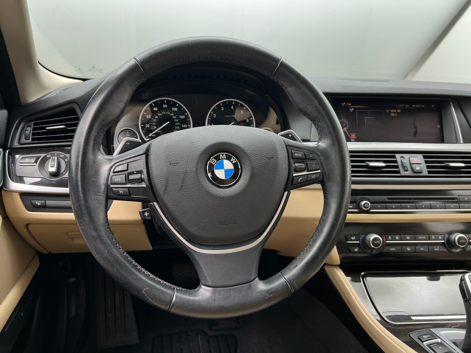 Thumbnail: 2016 BMW 5 Series - 4