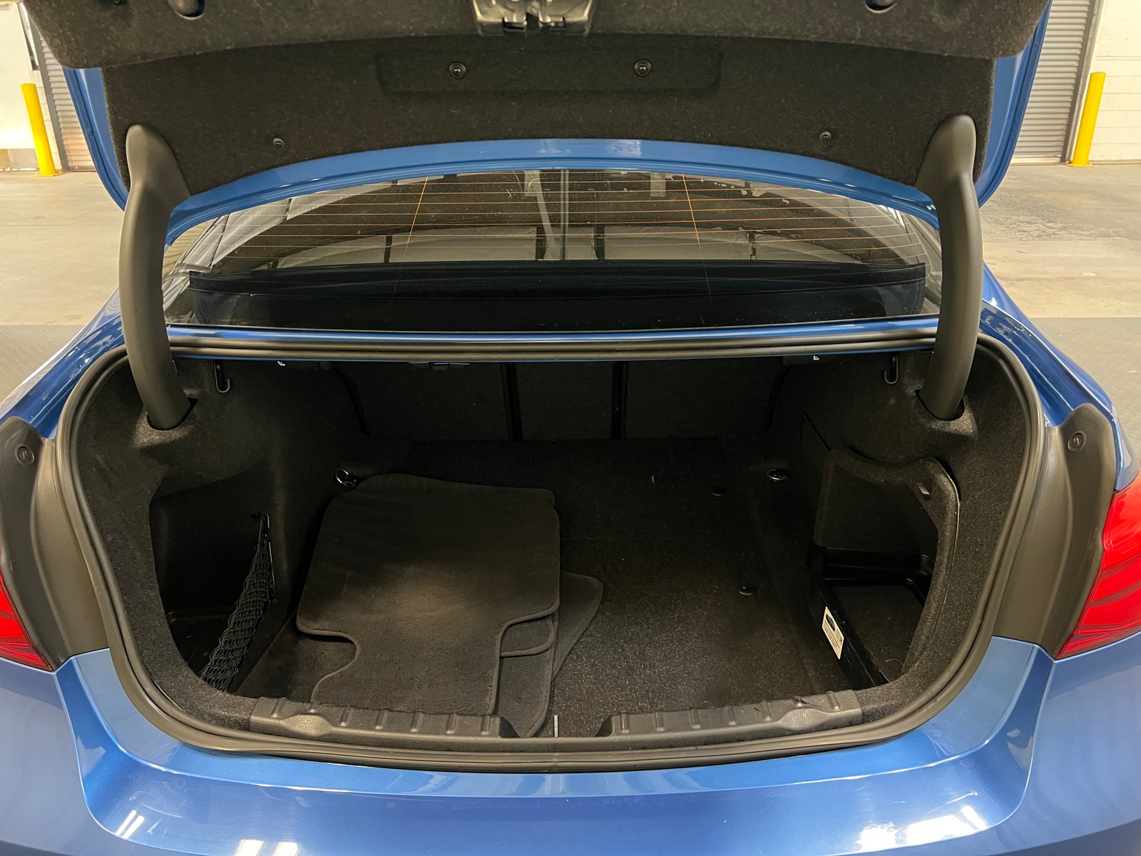 Thumbnail: 2016 BMW 3 Series - 6