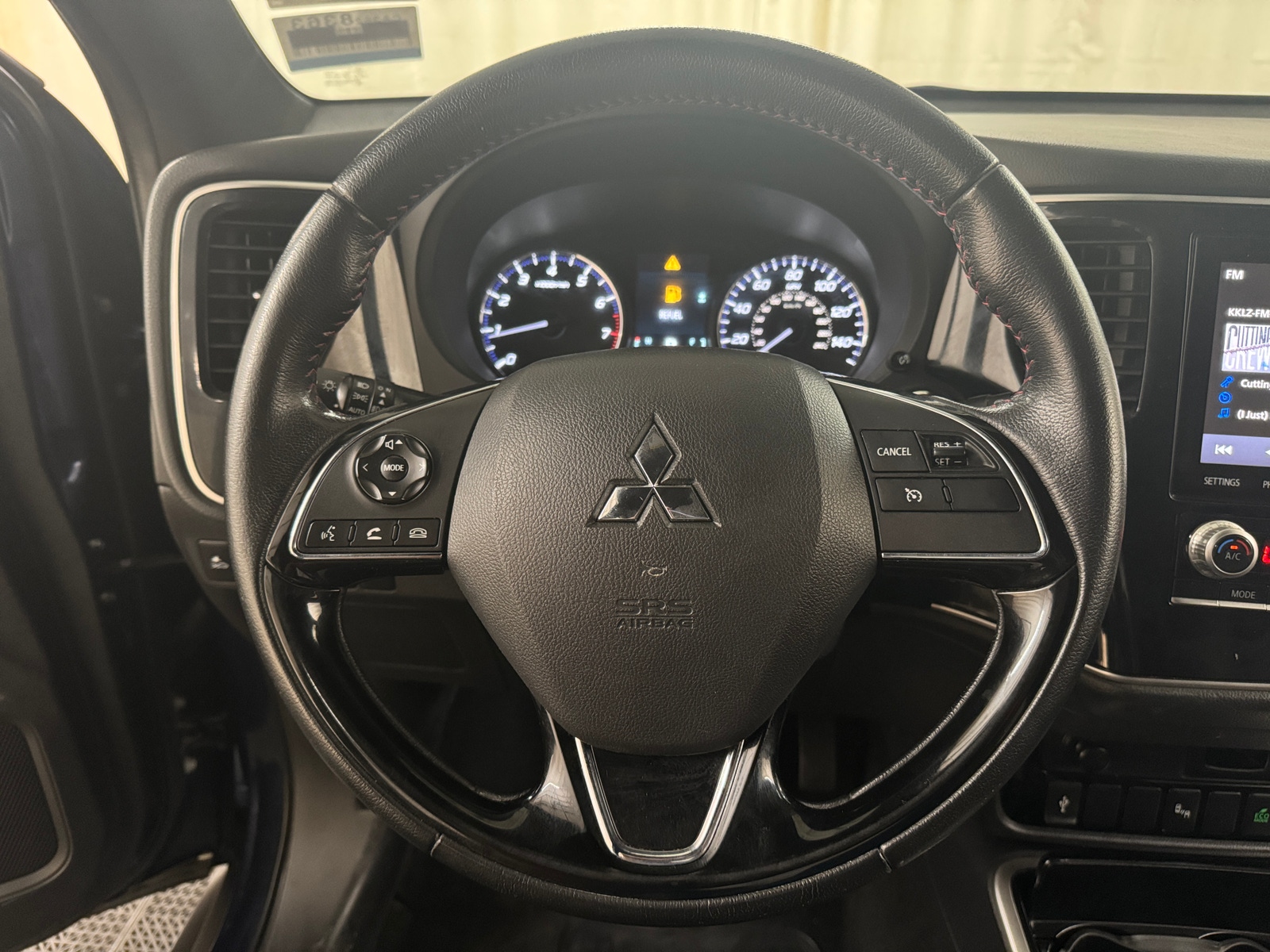 Thumbnail: 2020 Mitsubishi Outlander - 5