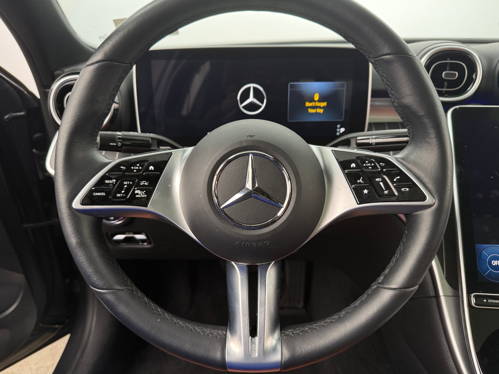 Thumbnail: 2023 Mercedes-Benz C-Class - 4