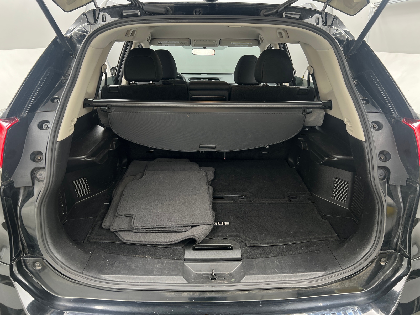 Thumbnail: 2017 Nissan Rogue - 7