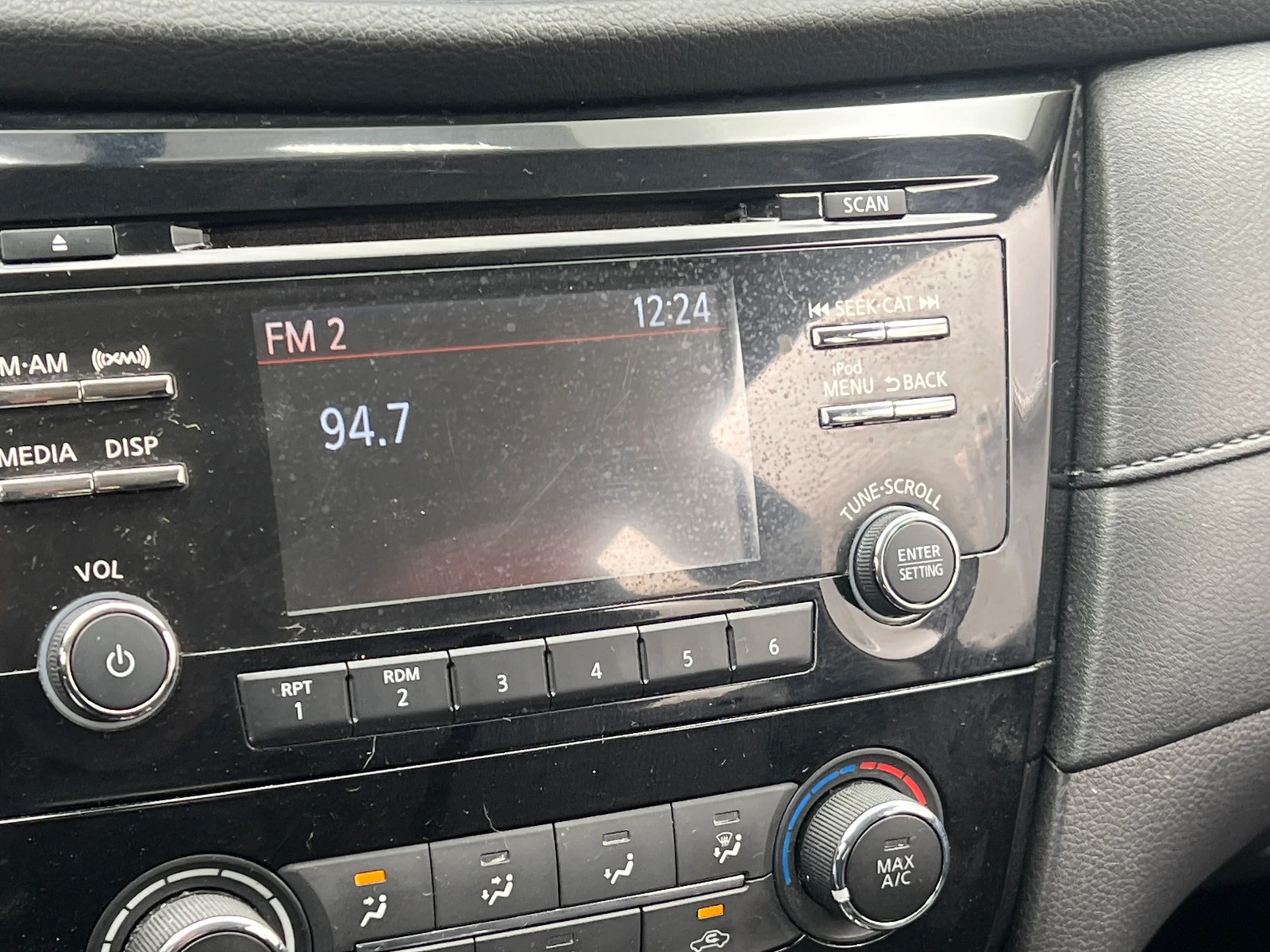 Thumbnail: 2017 Nissan Rogue - 4