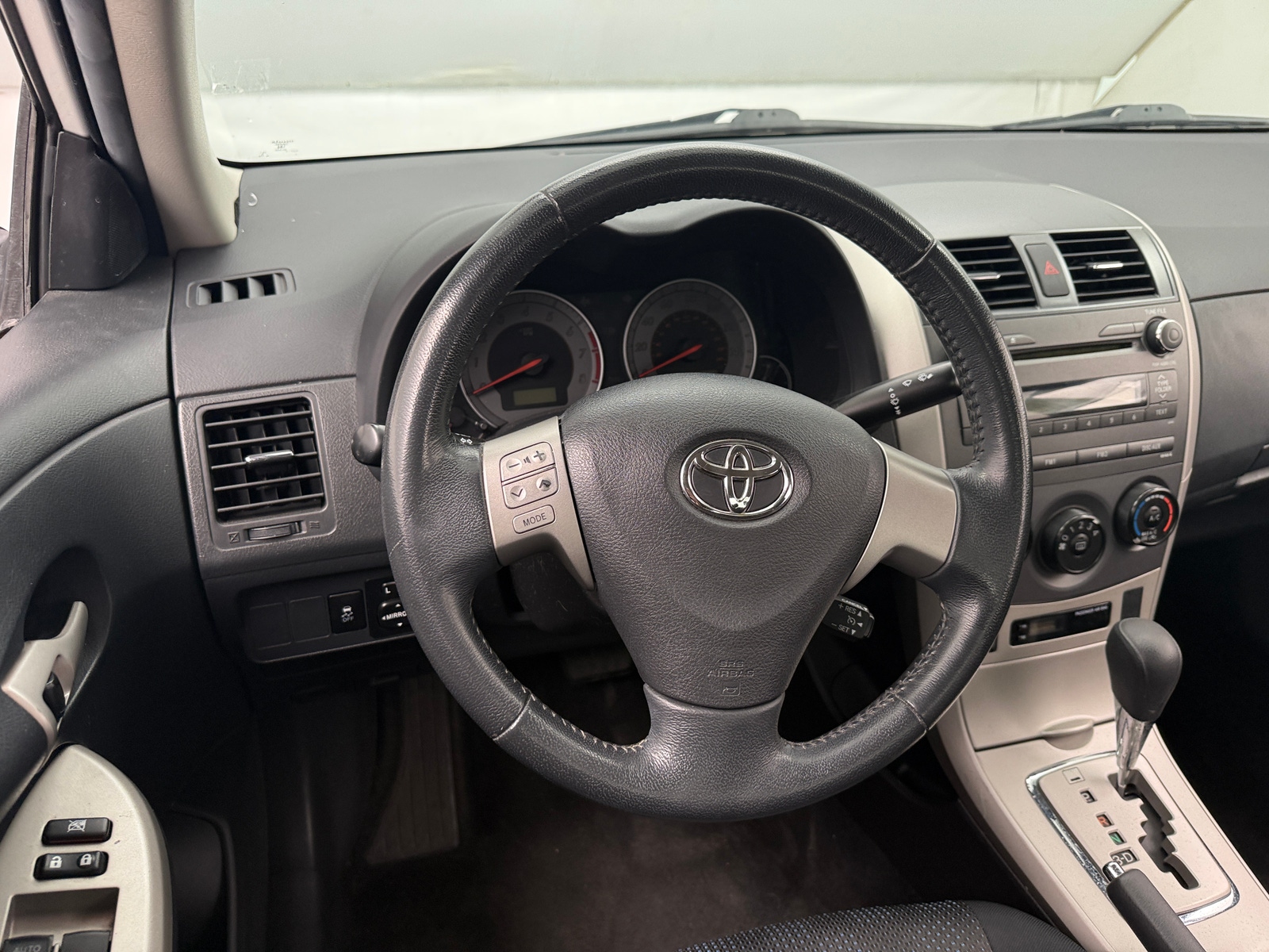 Thumbnail: 2010 Toyota Corolla - 5