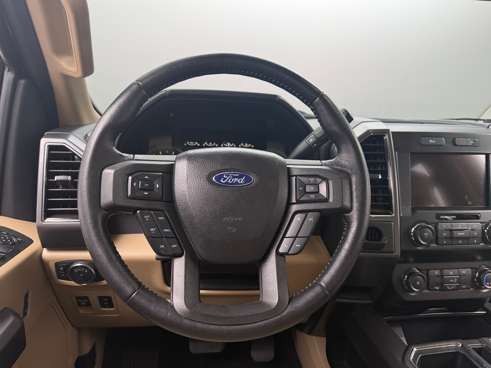 Thumbnail: 2019 Ford Econoline - 5