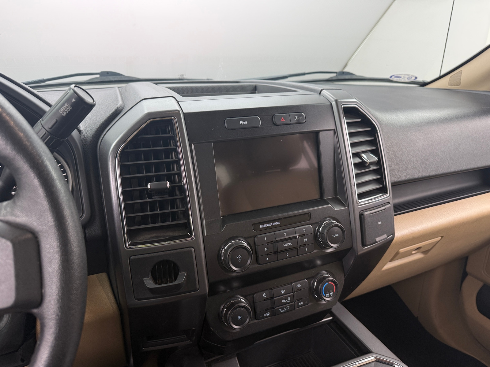 Thumbnail: 2019 Ford Econoline - 4