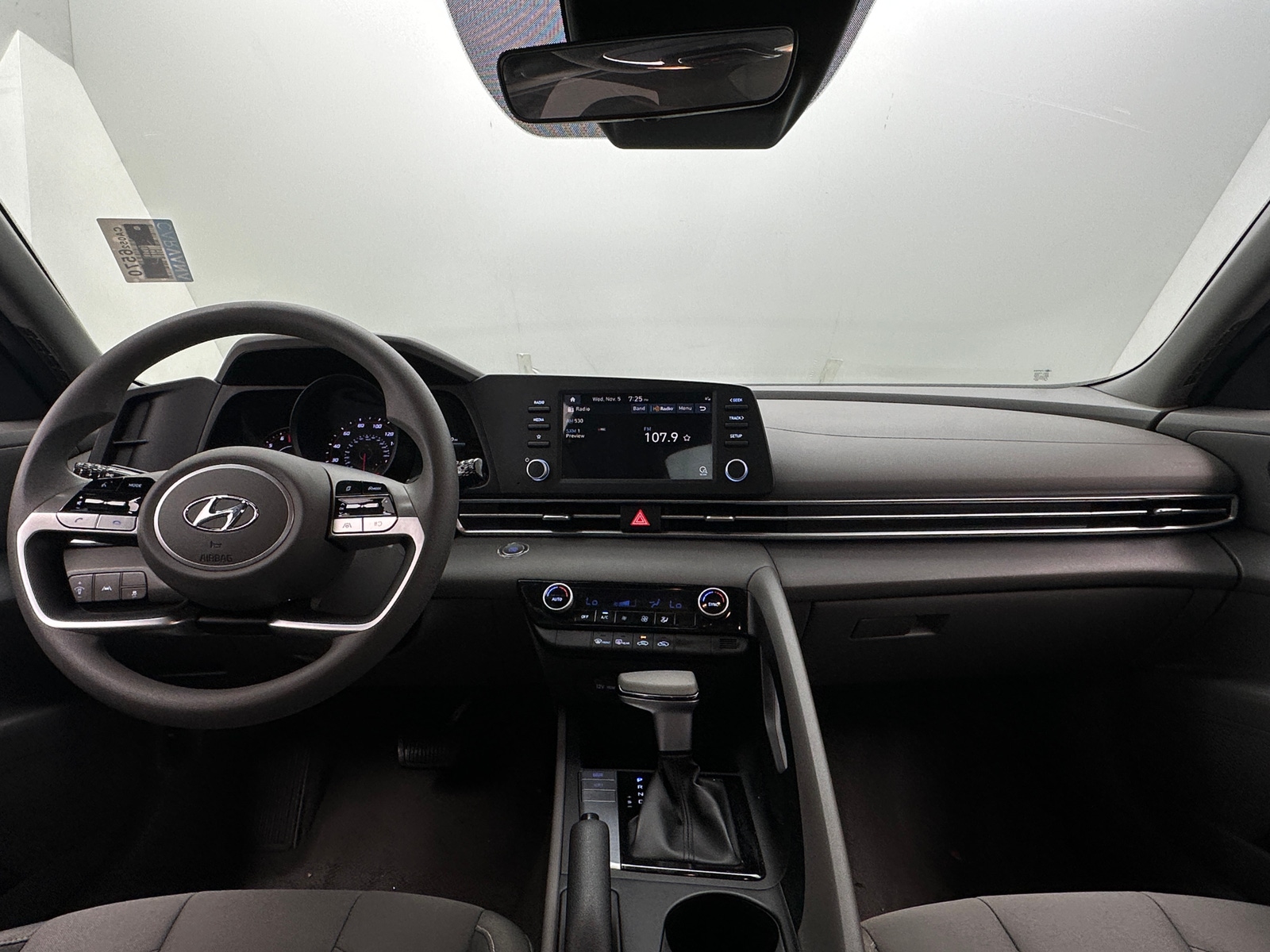 Thumbnail: 2023 Hyundai Elantra - 3