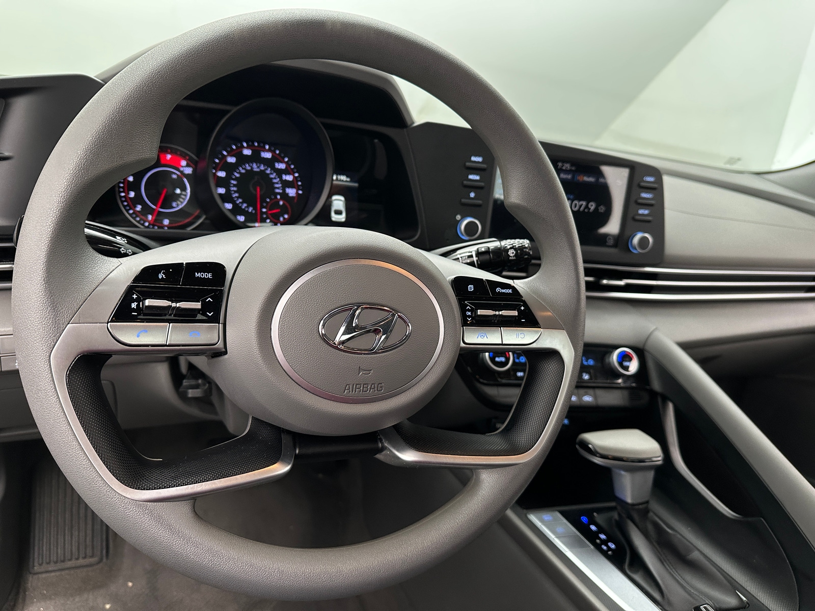 Thumbnail: 2023 Hyundai Elantra - 5