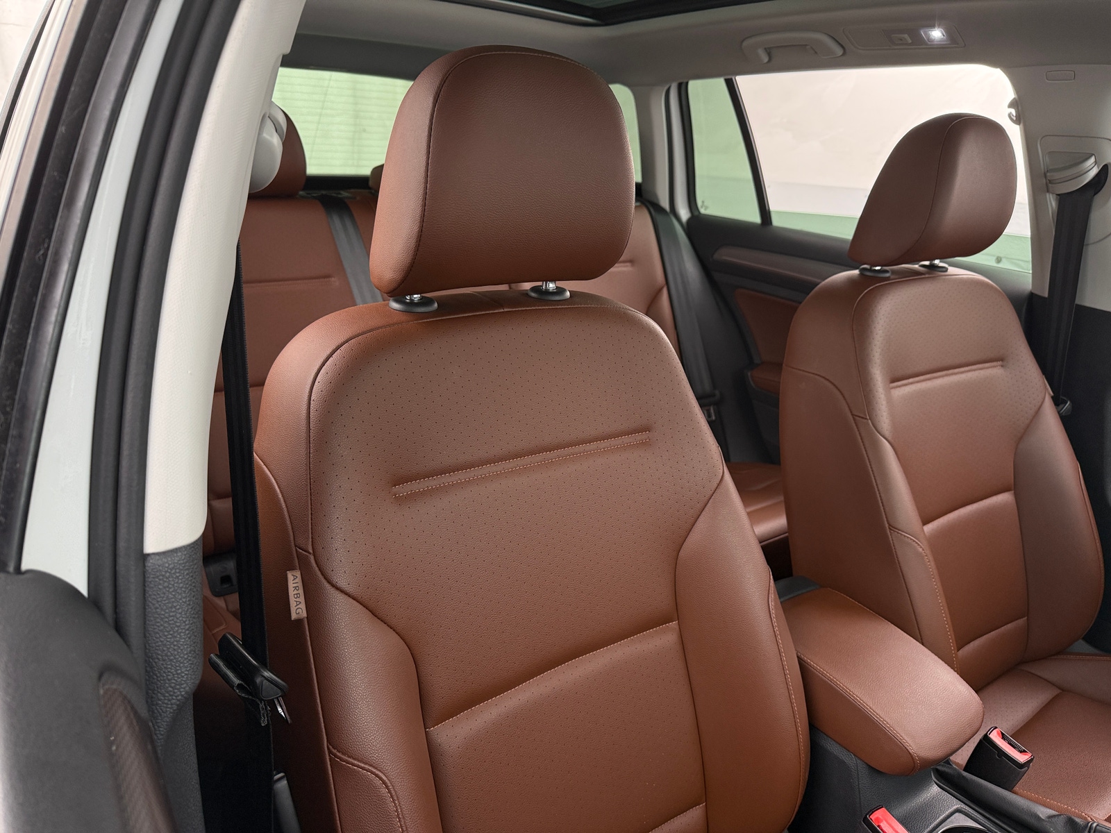 Thumbnail: 2017 Volkswagen Golf - 2